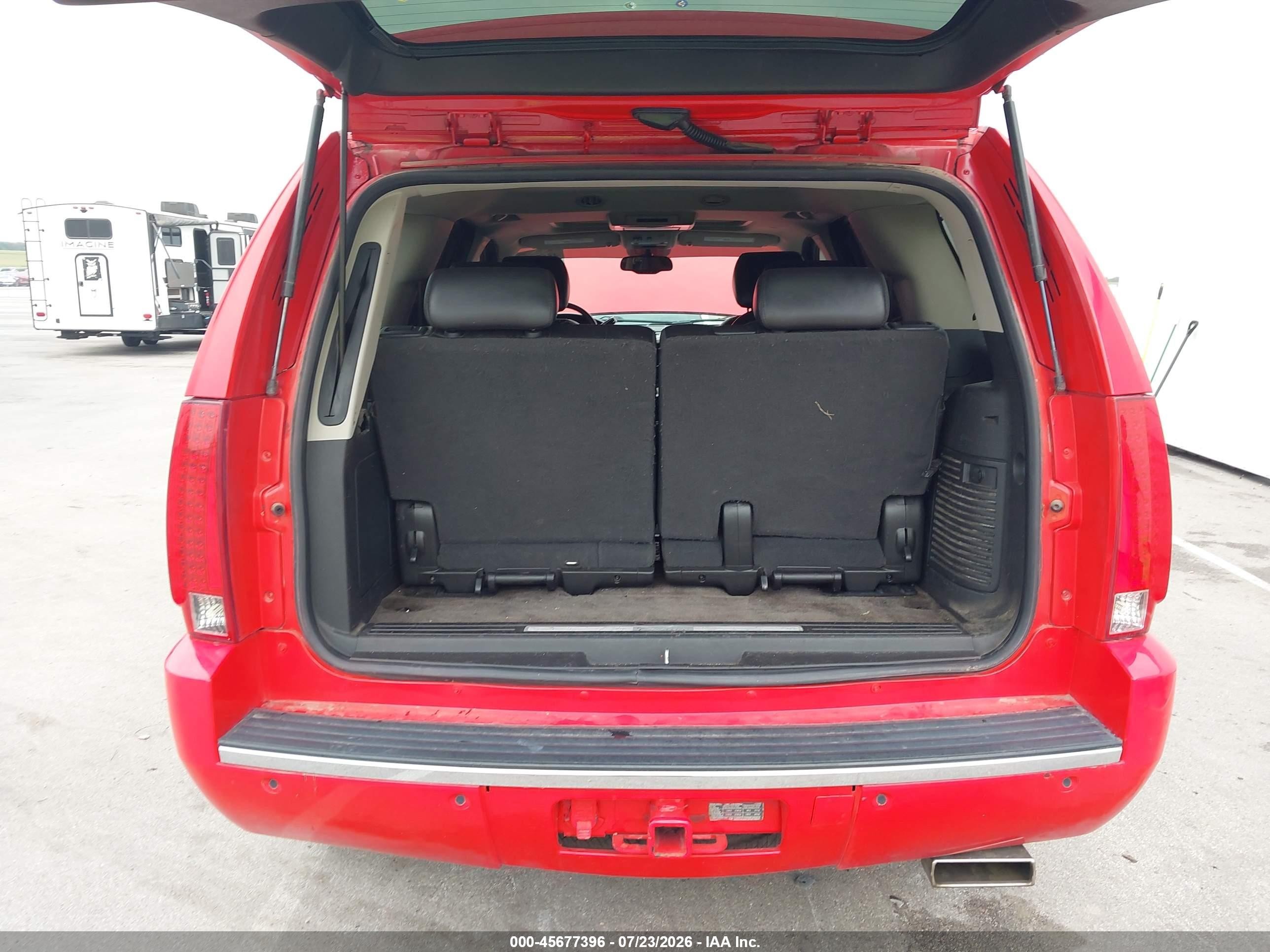 2010 Cadillac Escalade Premium Red vin: 1GYUKCEF7AR172981