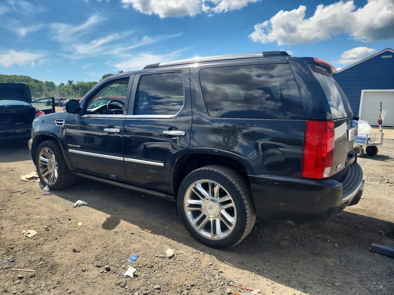 2010 Cadillac Escalade Platinum Black vin: 1GYUKDEF4AR157957