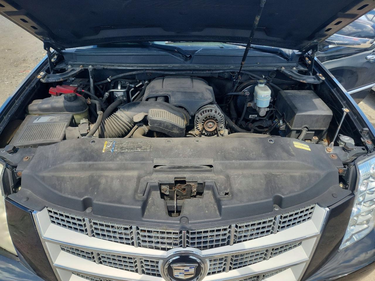 2010 Cadillac Escalade Platinum Black vin: 1GYUKDEF4AR157957