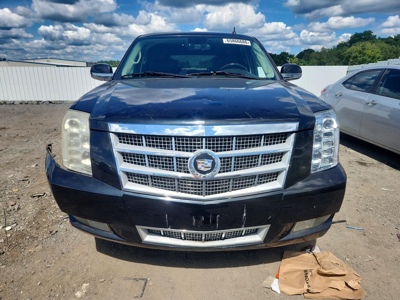 2010 Cadillac Escalade Platinum Black vin: 1GYUKDEF4AR157957