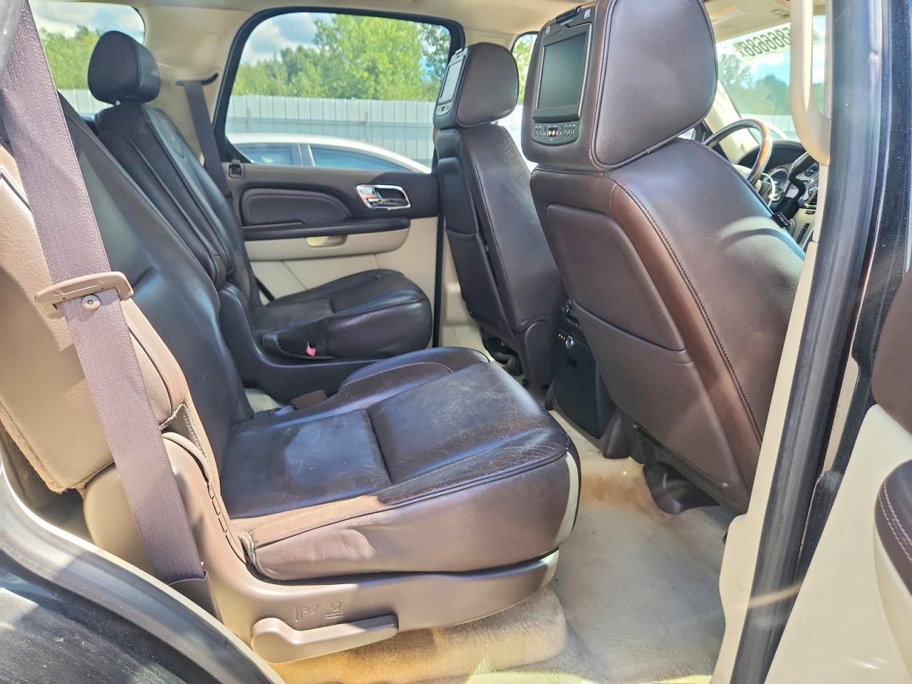 2010 Cadillac Escalade Platinum Black vin: 1GYUKDEF4AR157957