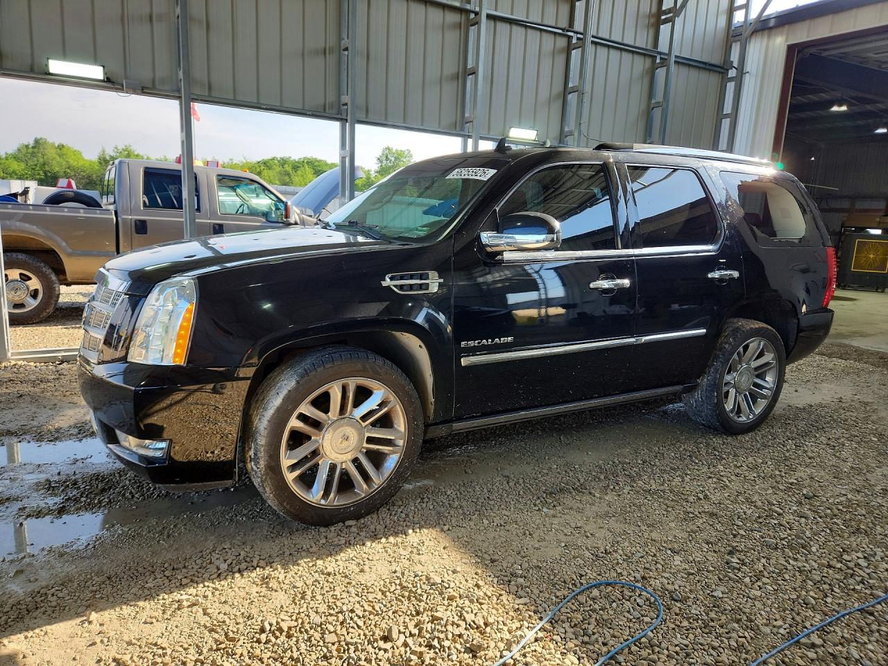 2010 Cadillac Escalade Platinum Black vin: 1GYUKDEF6AR162139