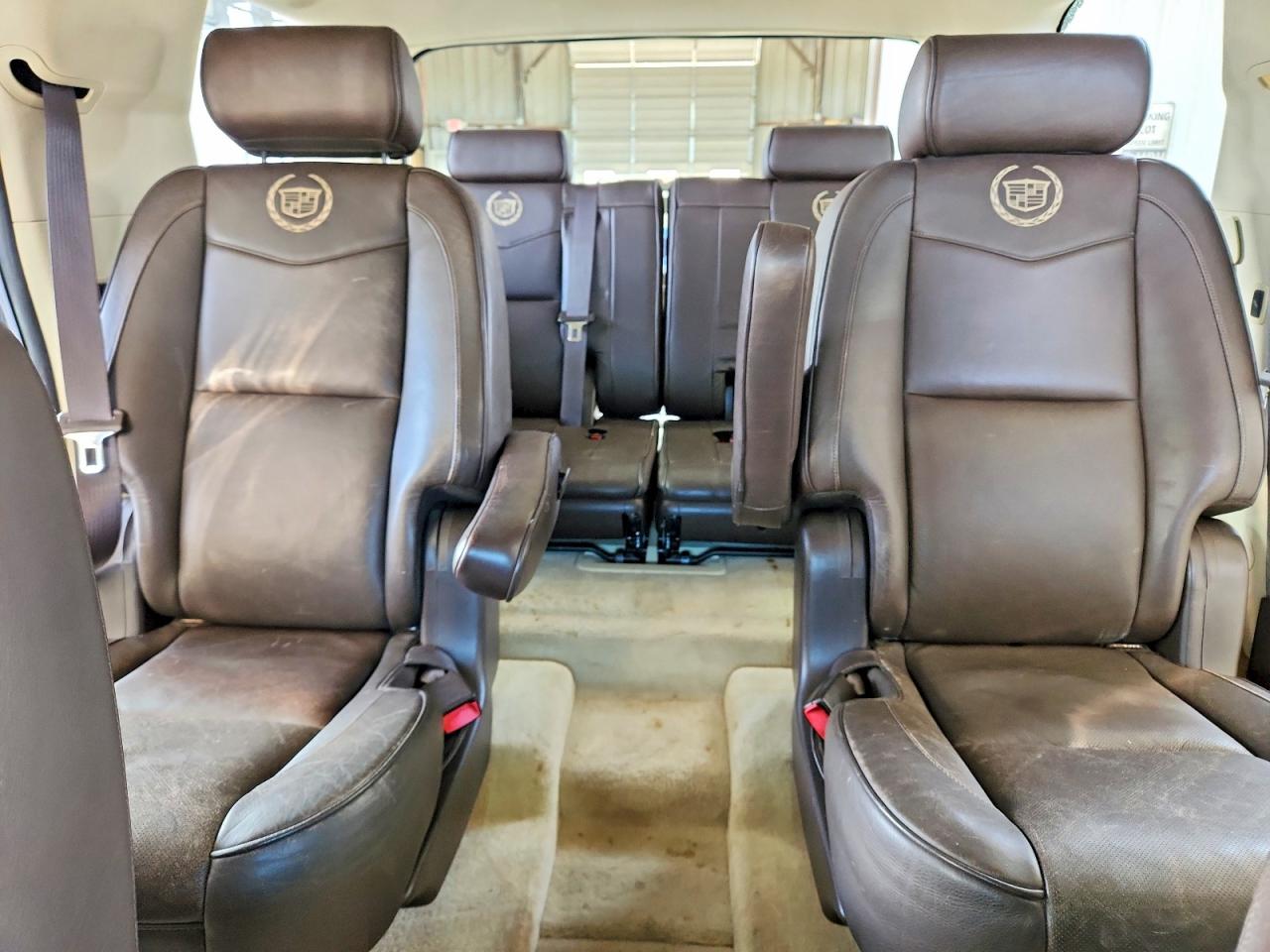 2010 Cadillac Escalade Platinum Black vin: 1GYUKDEF6AR162139