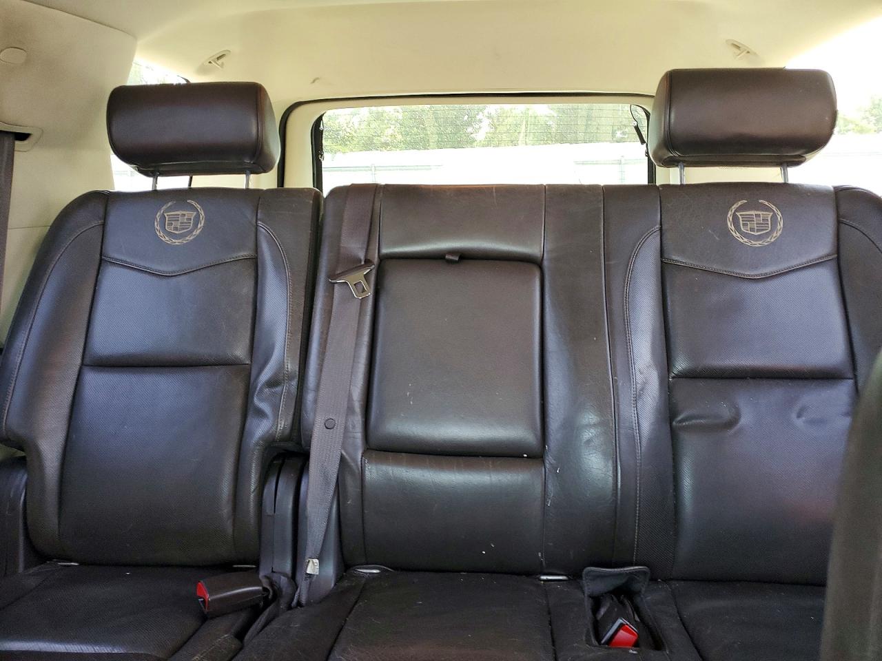 2010 Cadillac Escalade Platinum Hybrid Silver vin: 1GYUKFEJ3AR199004