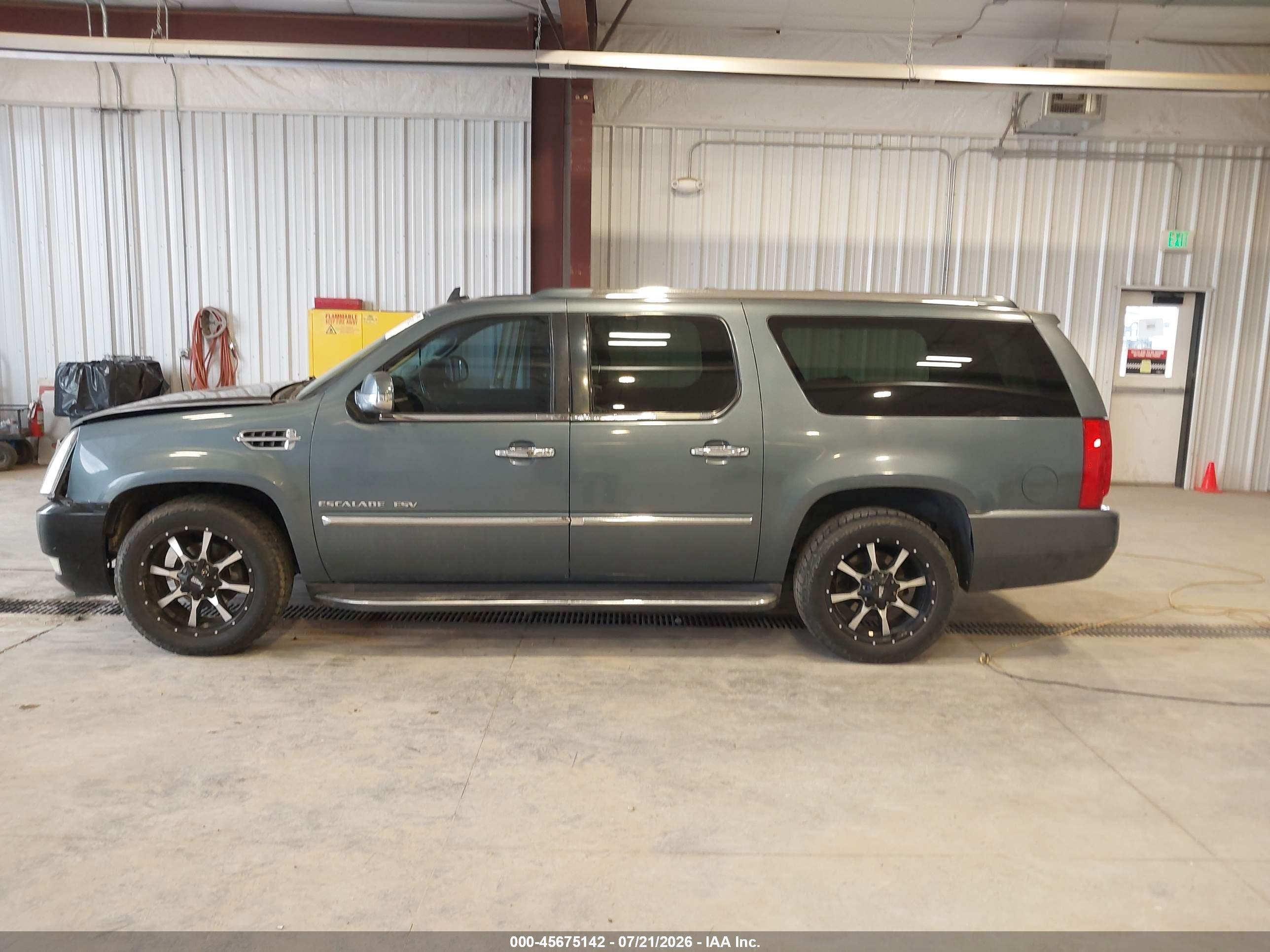 2010 Cadillac Escalade Esv Luxury Gray vin: 1GYUKHEFXAR243796