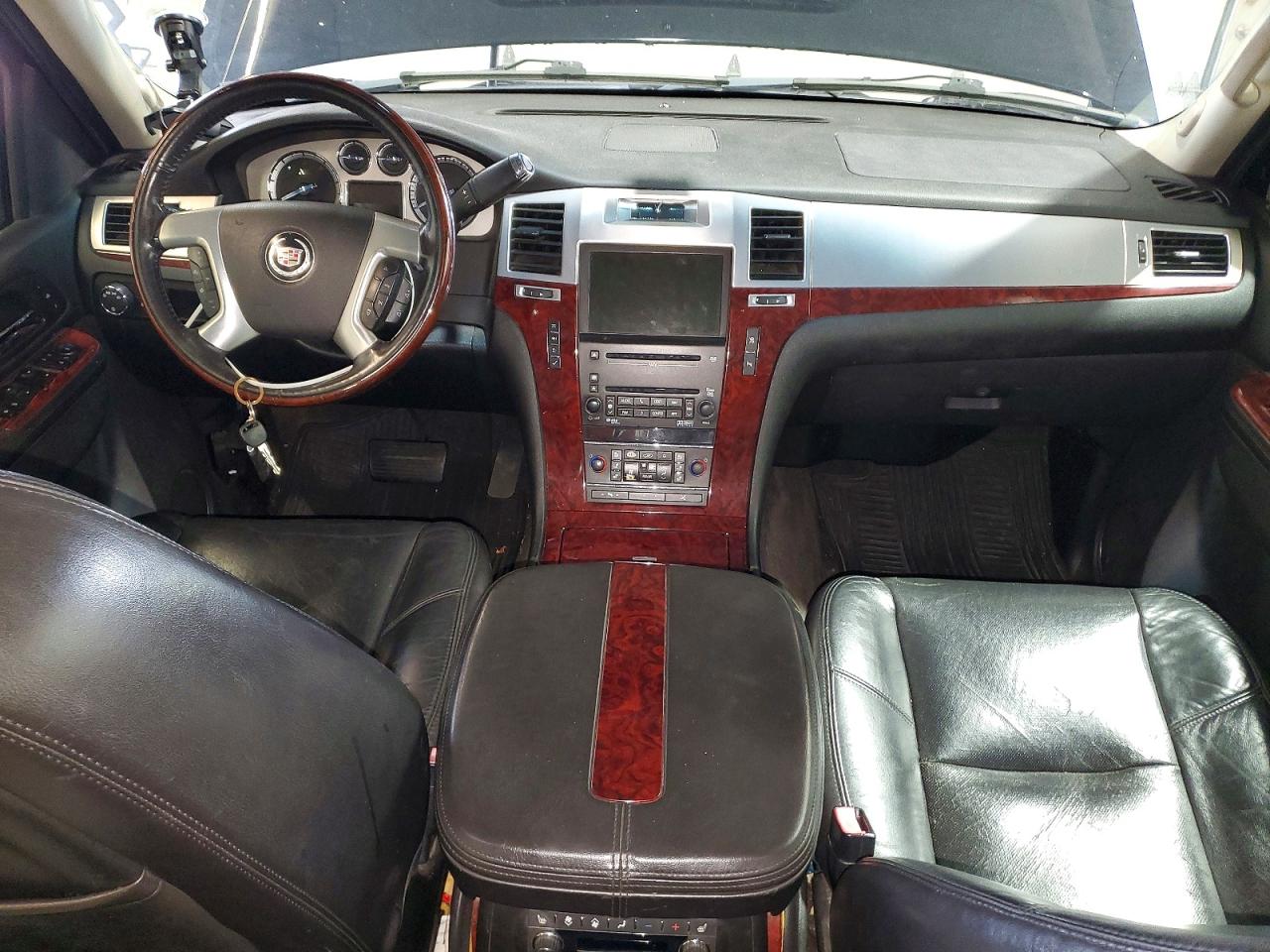 2010 Cadillac Escalade Black vin: 1GYUKJEF5AR280844