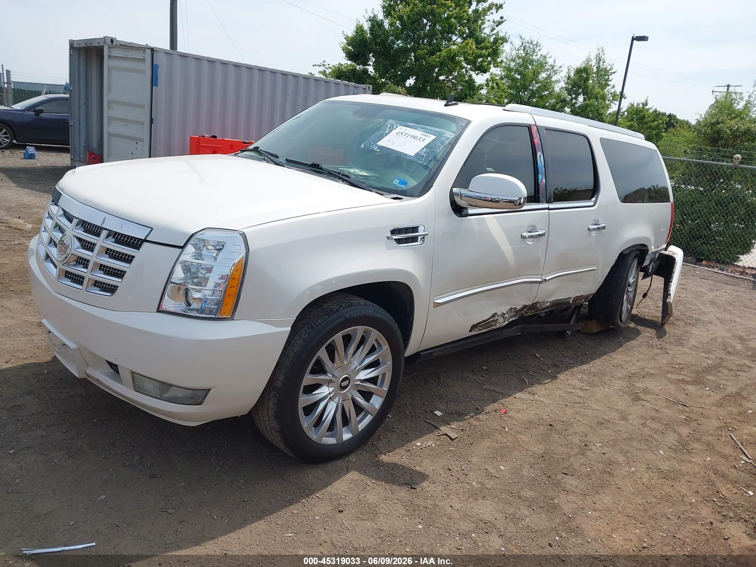2010 Cadillac Escalade Esv Premium White vin: 1GYUKJEF8AR289392