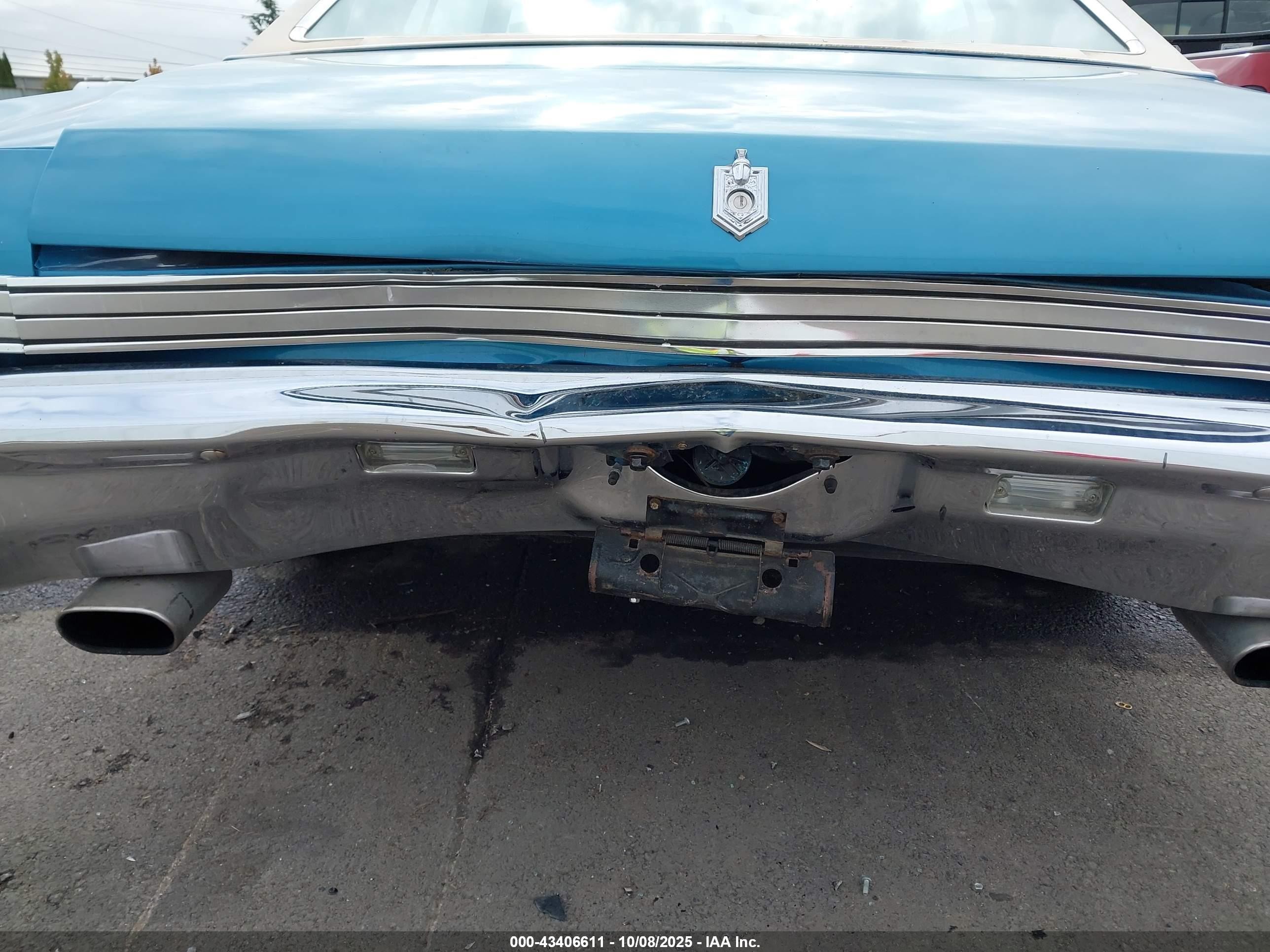 1972 Chevrolet Monte Carlo   Light Blue vin: 1H57J21507148    