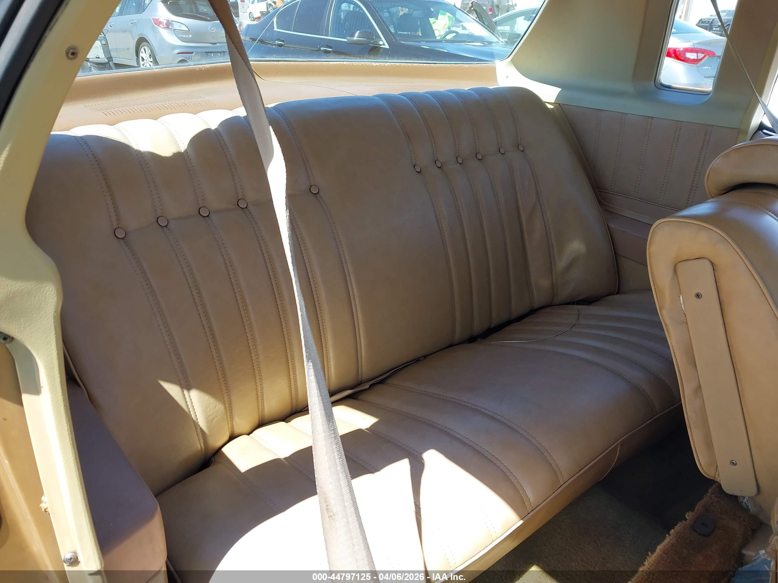 1977 Chevrolet Monte Carlo   Золотой vin: 1H57L7Z430036    