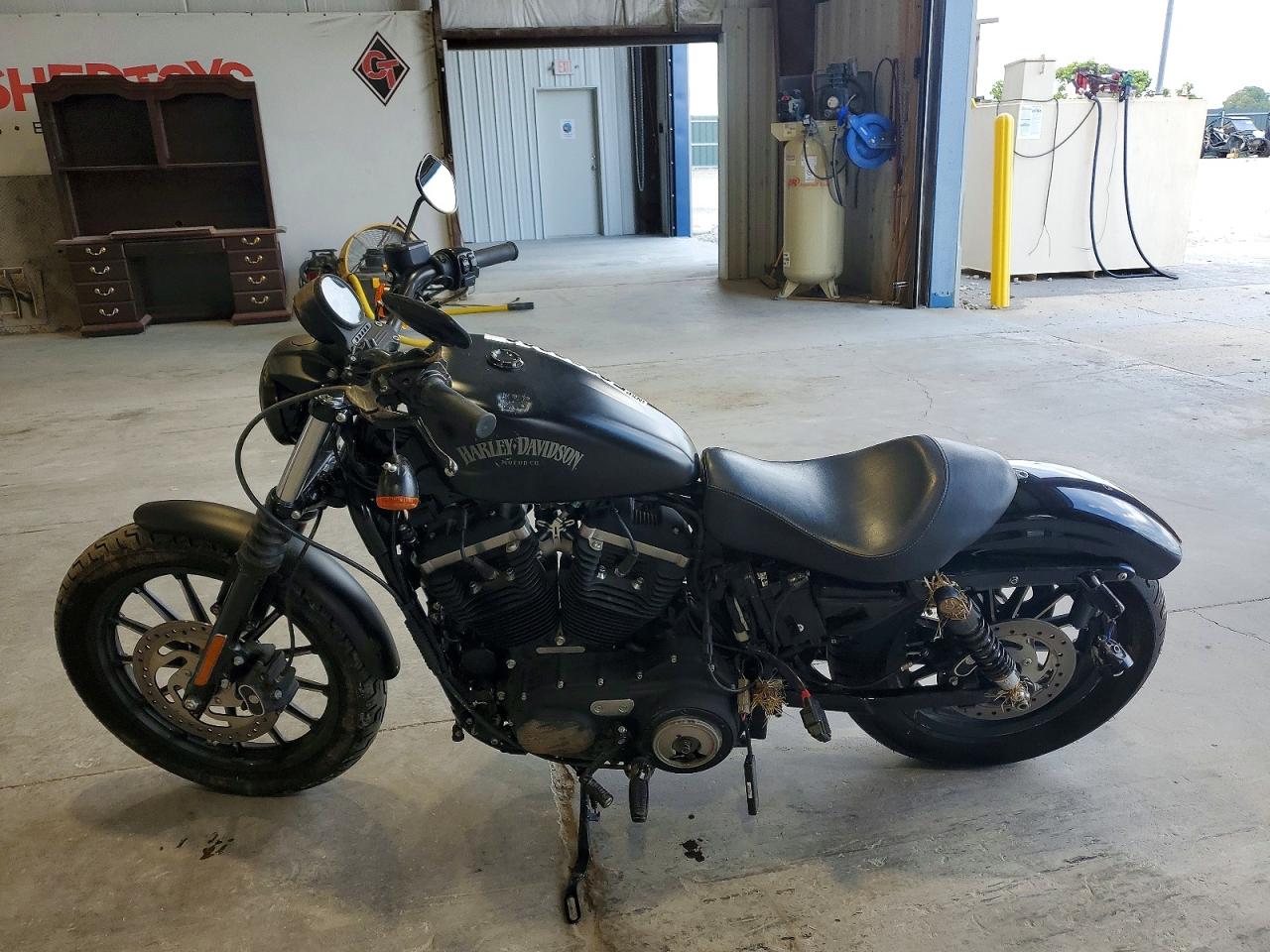 2015 Harley-davidson Xl883 Iron 883 Black vin: 1HD4LE217FC443988