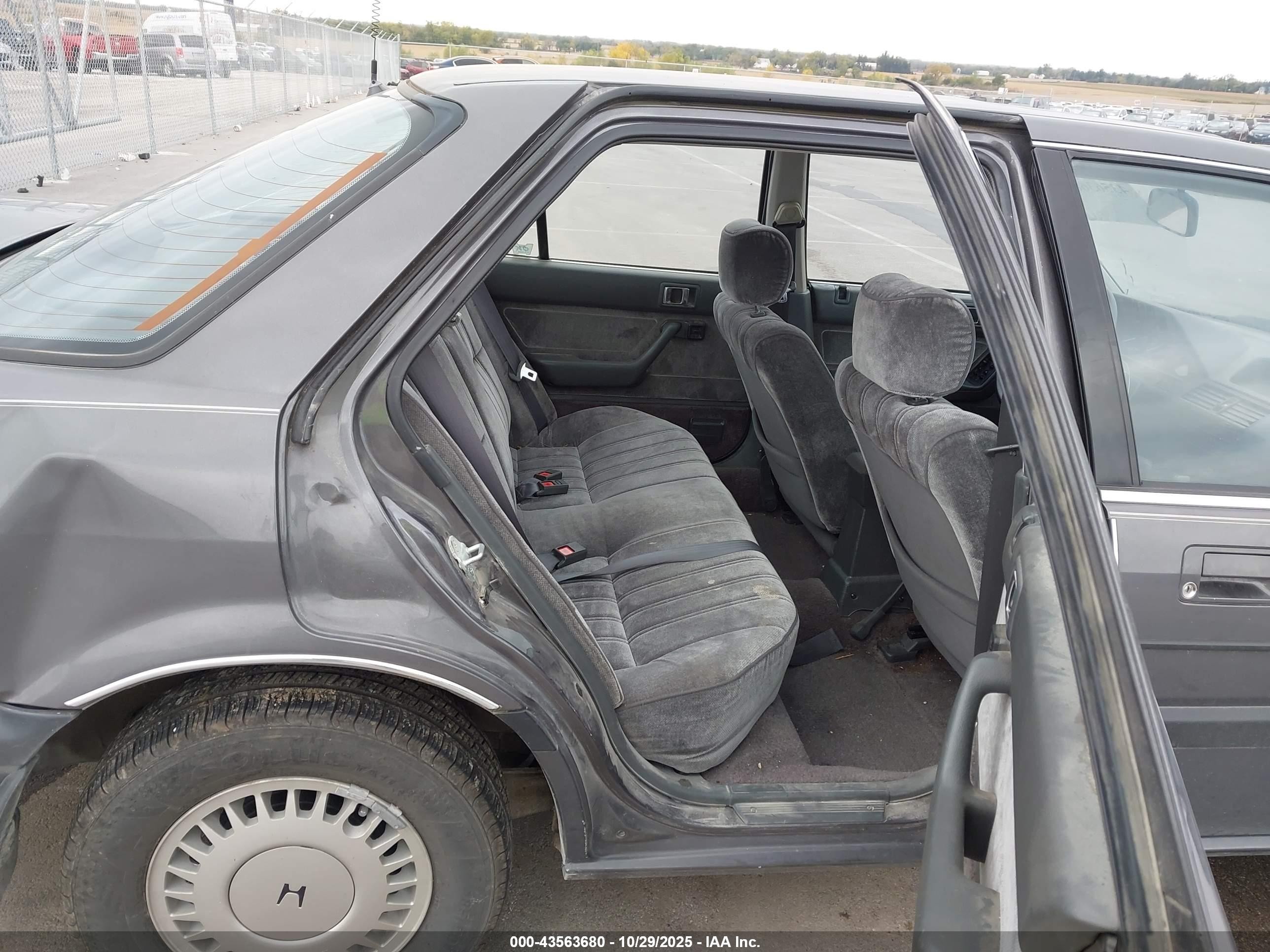 1986 Honda Accord Lxi Gray vin: 1HGBA7448GA151458