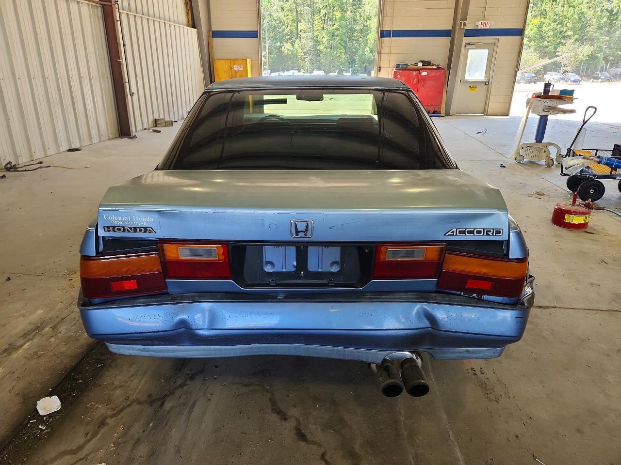 1989 Honda Accord Lxi Silver vin: 1HGCA5546KA069955