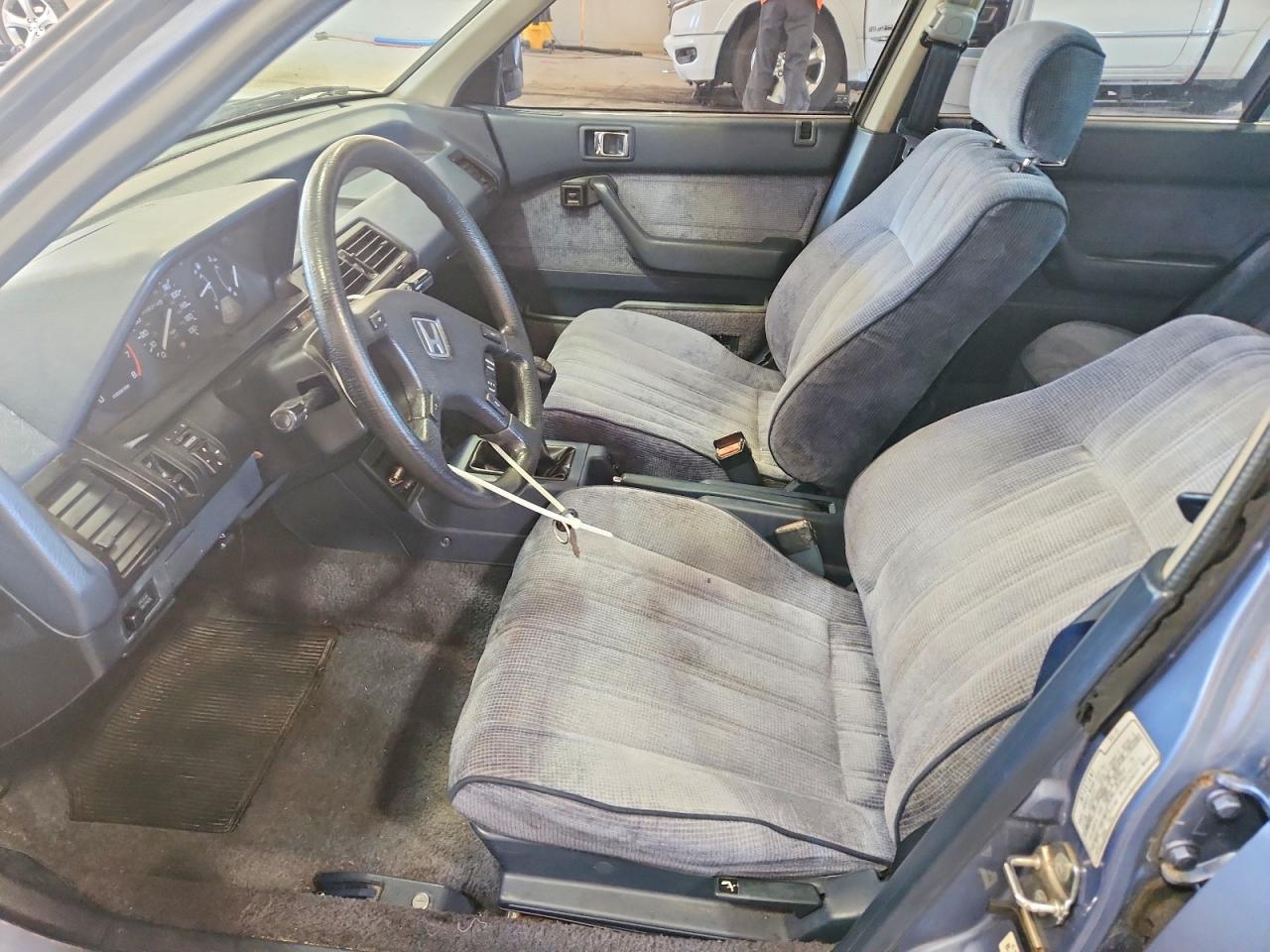 1989 Honda Accord Lxi Silver vin: 1HGCA5546KA069955