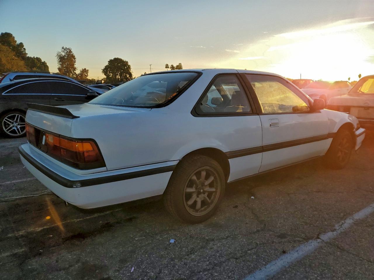 1988 Honda Accord Lxi White vin: 1HGCA6189JA023890