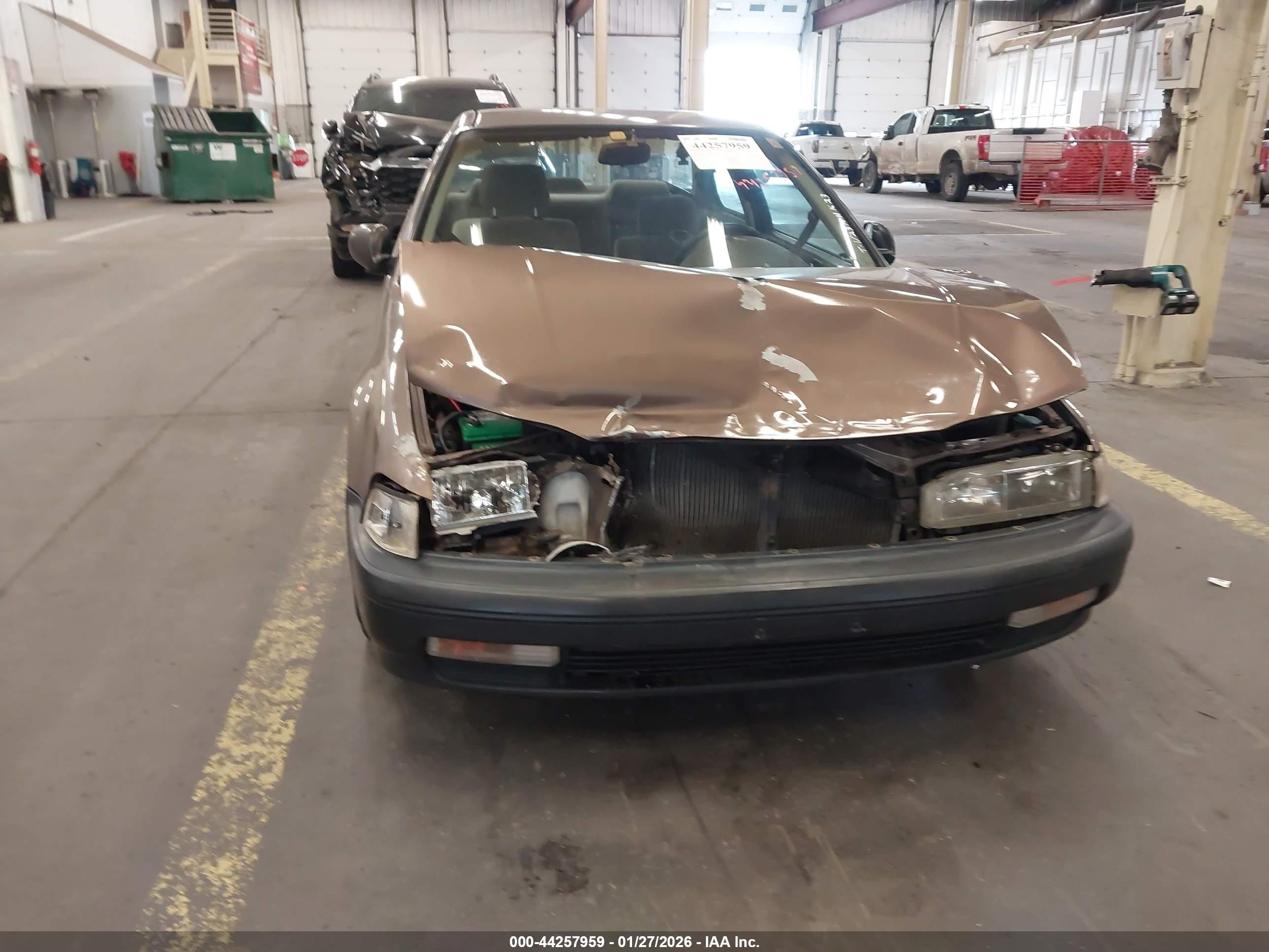 1991 Honda Accord Dx/lx Бежевый vin: 1HGCB7143MA028491