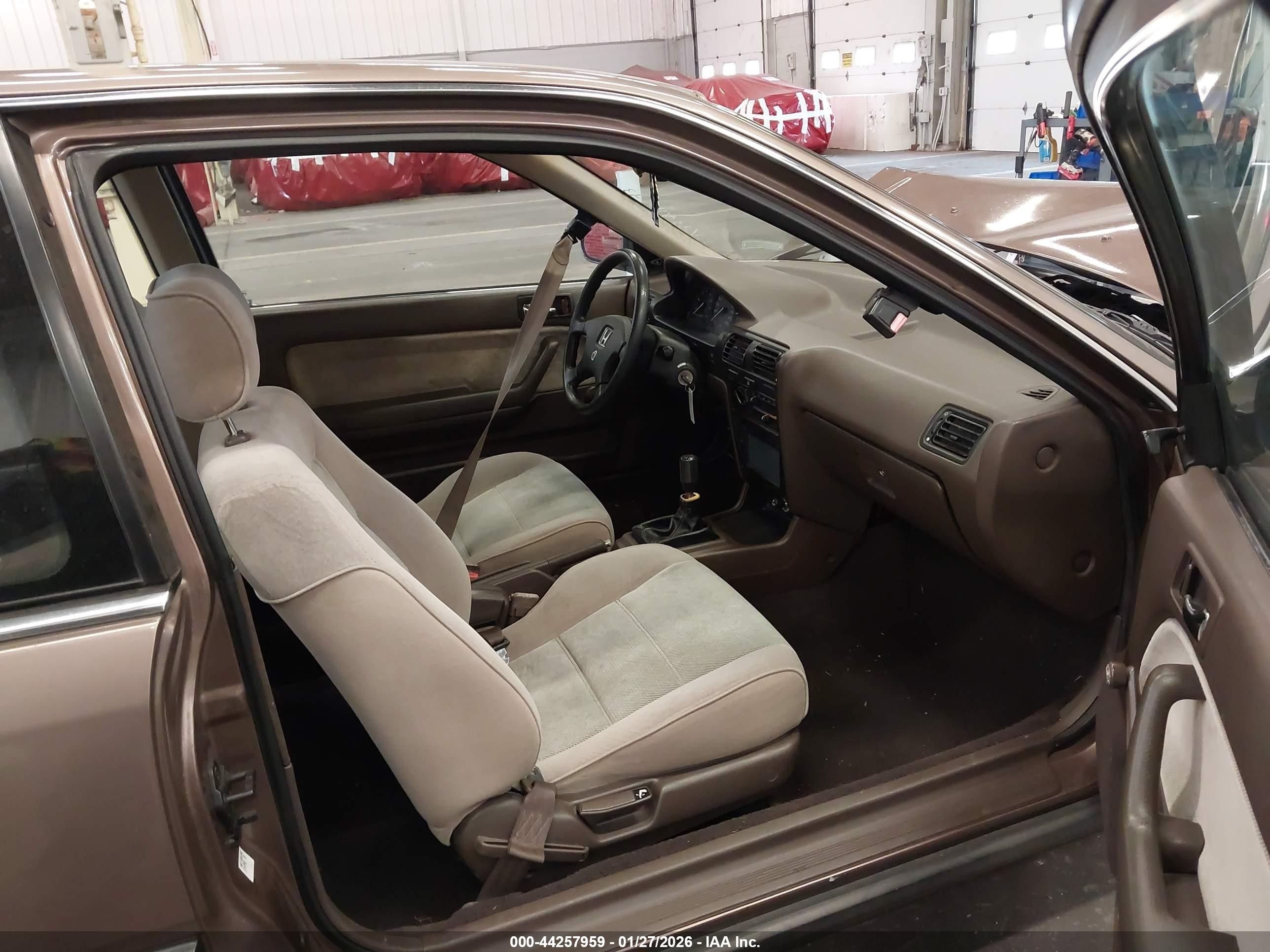 1991 Honda Accord Dx/lx Бежевый vin: 1HGCB7143MA028491