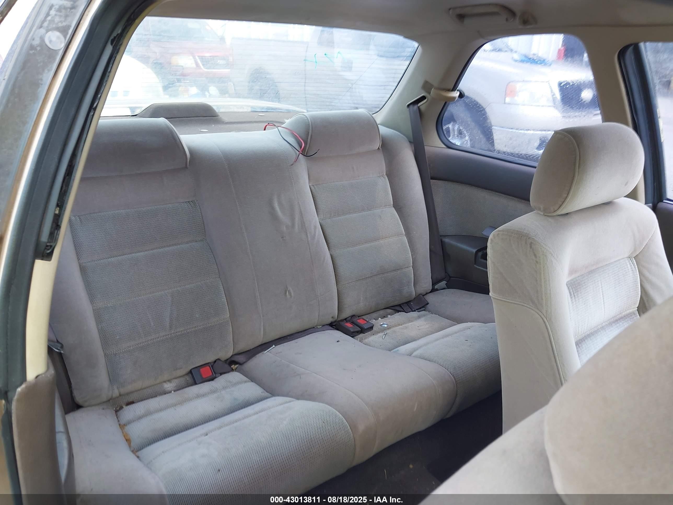 1990 Honda Accord Dx/lx Tan vin: 1HGCB7240LA029112
