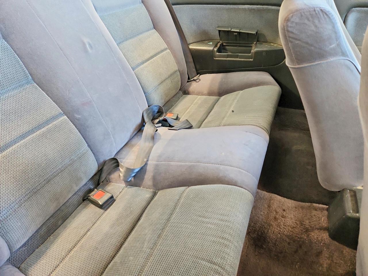 1993 Honda Accord Dx Red vin: 1HGCB7248PA010071