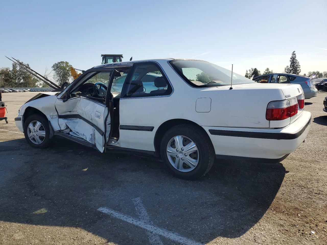 1990 Honda Accord Lx White vin: 1HGCB7253LA017965