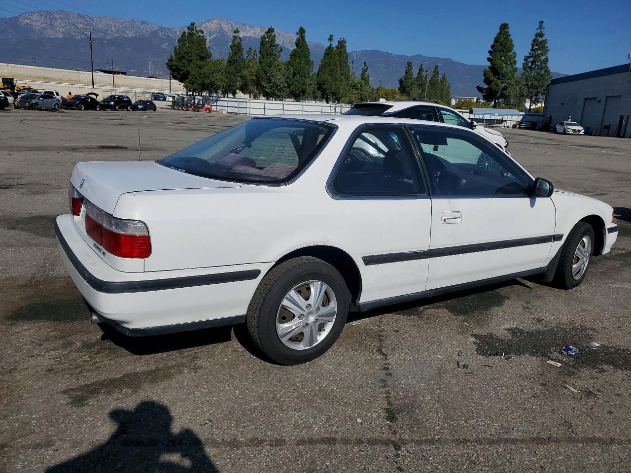 1990 Honda Accord Lx White vin: 1HGCB7253LA017965