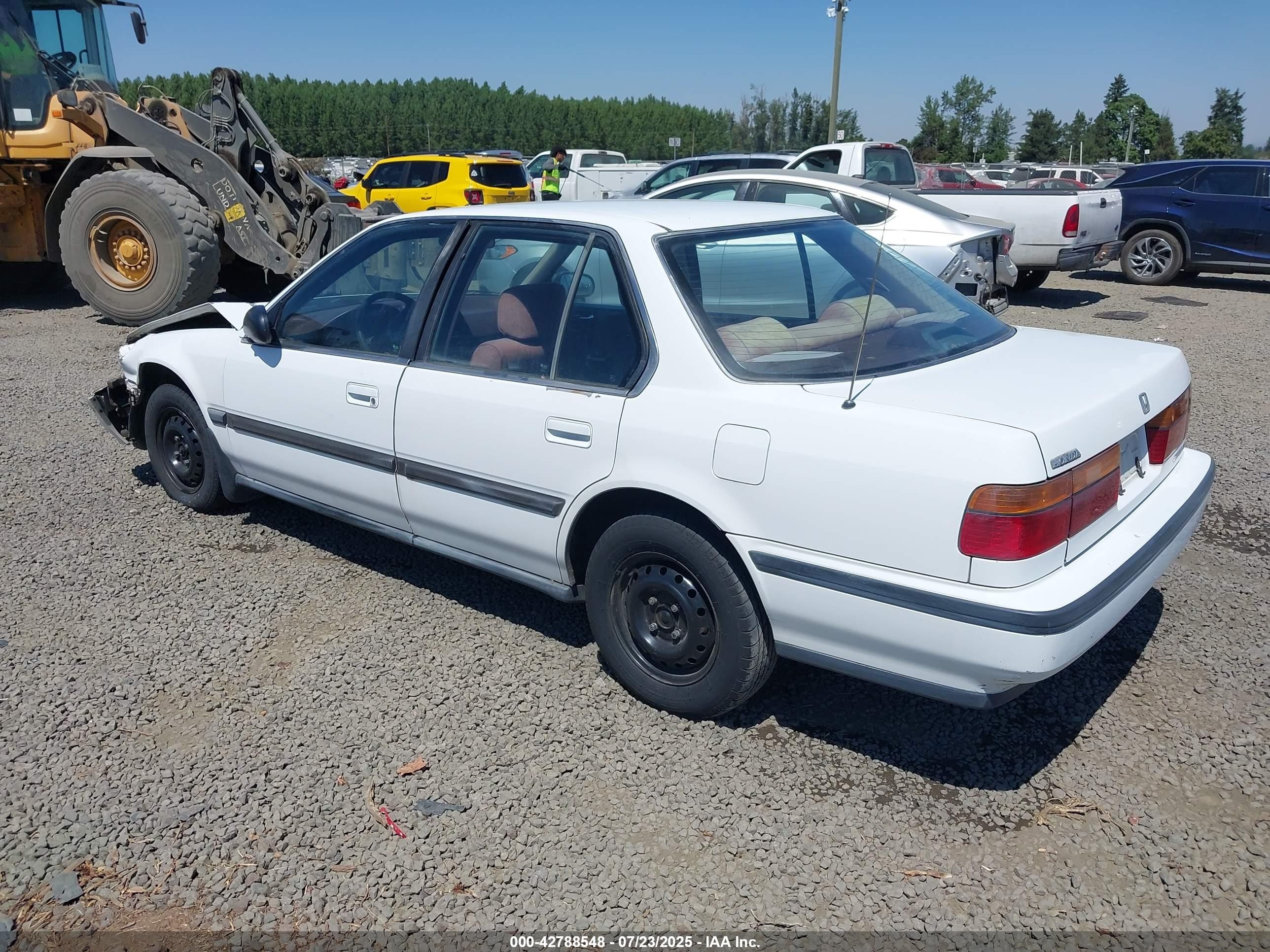 1990 Honda Accord Lx/ex White vin: 1HGCB7551LA168136