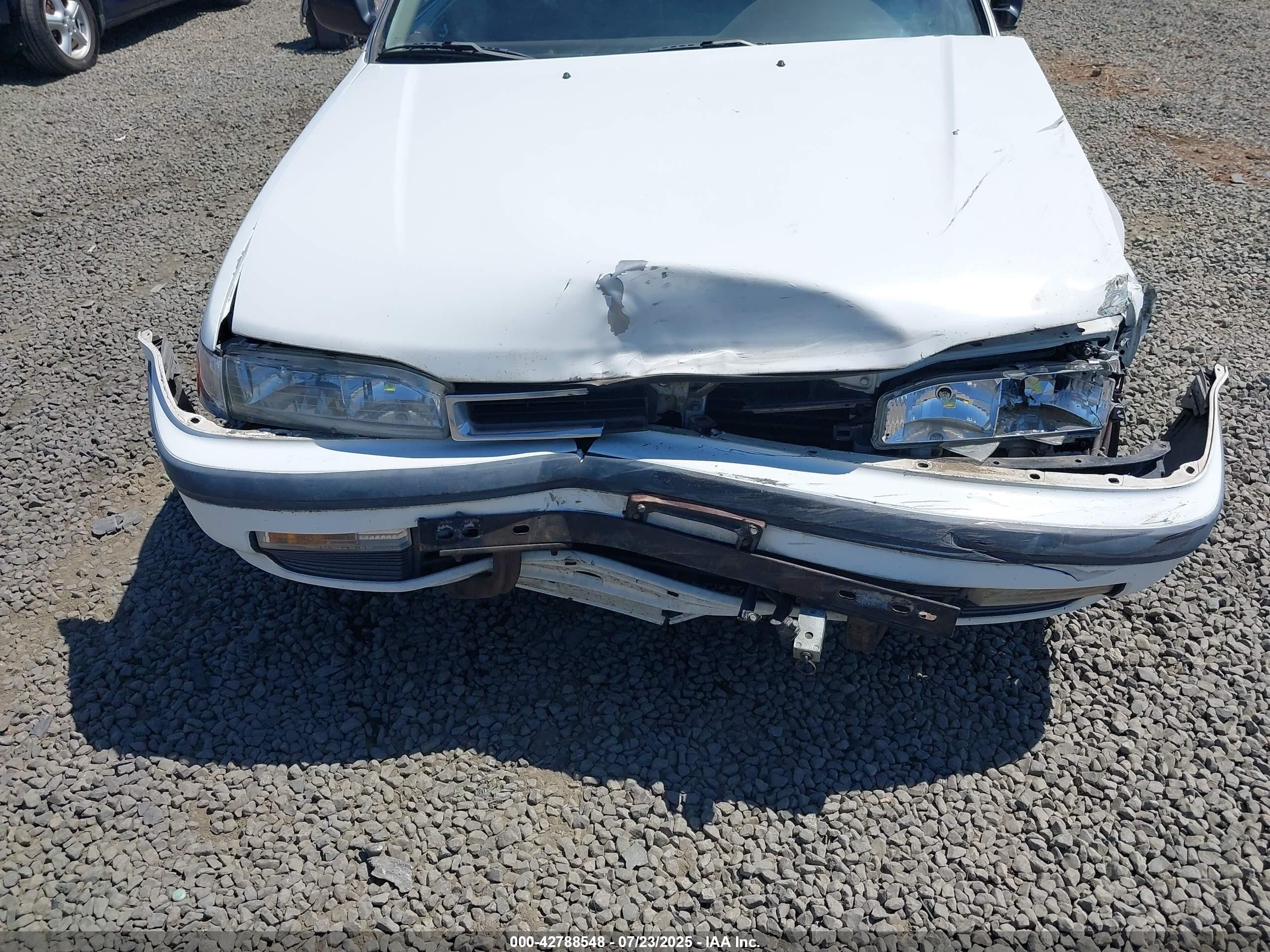 1990 Honda Accord Lx/ex White vin: 1HGCB7551LA168136