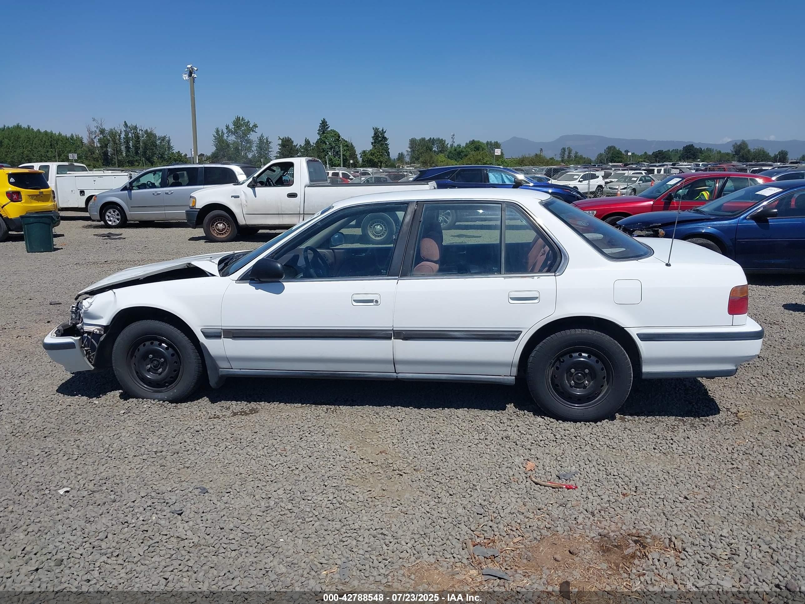 1990 Honda Accord Lx/ex White vin: 1HGCB7551LA168136