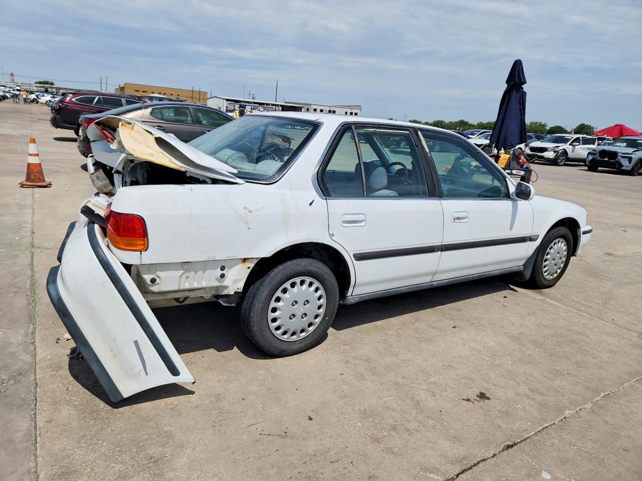 1993 Honda Accord Lx White vin: 1HGCB7555PA005267