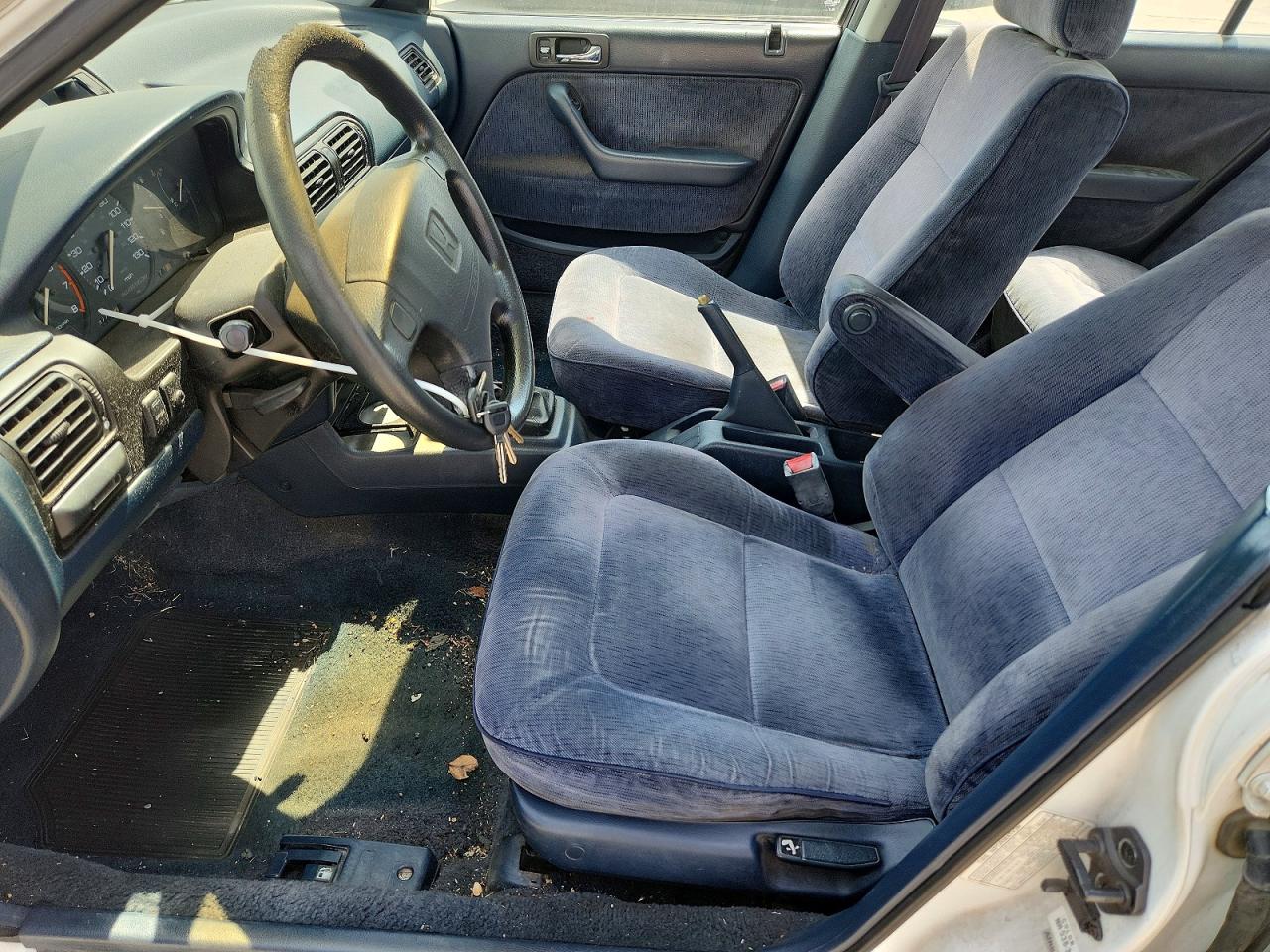 1993 Honda Accord Lx White vin: 1HGCB7555PA005267