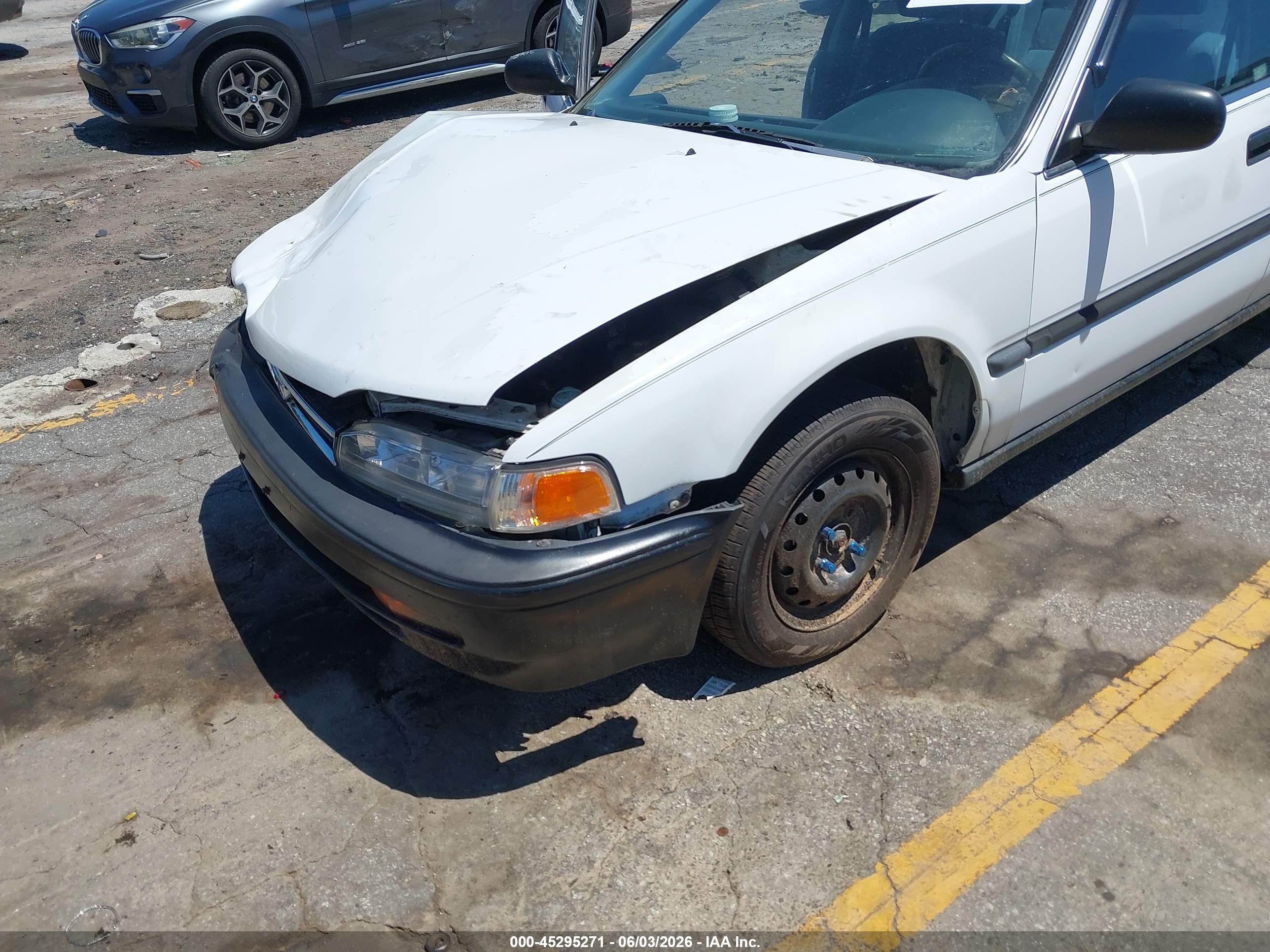 1993 Honda Accord Dx White vin: 1HGCB7641PA162462
