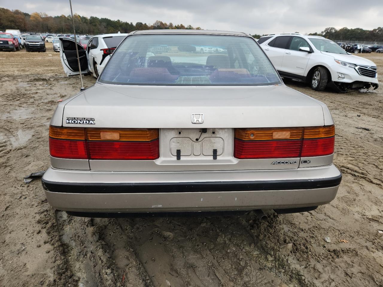 1990 Honda Accord Lx Silver vin: 1HGCB7650LA185542