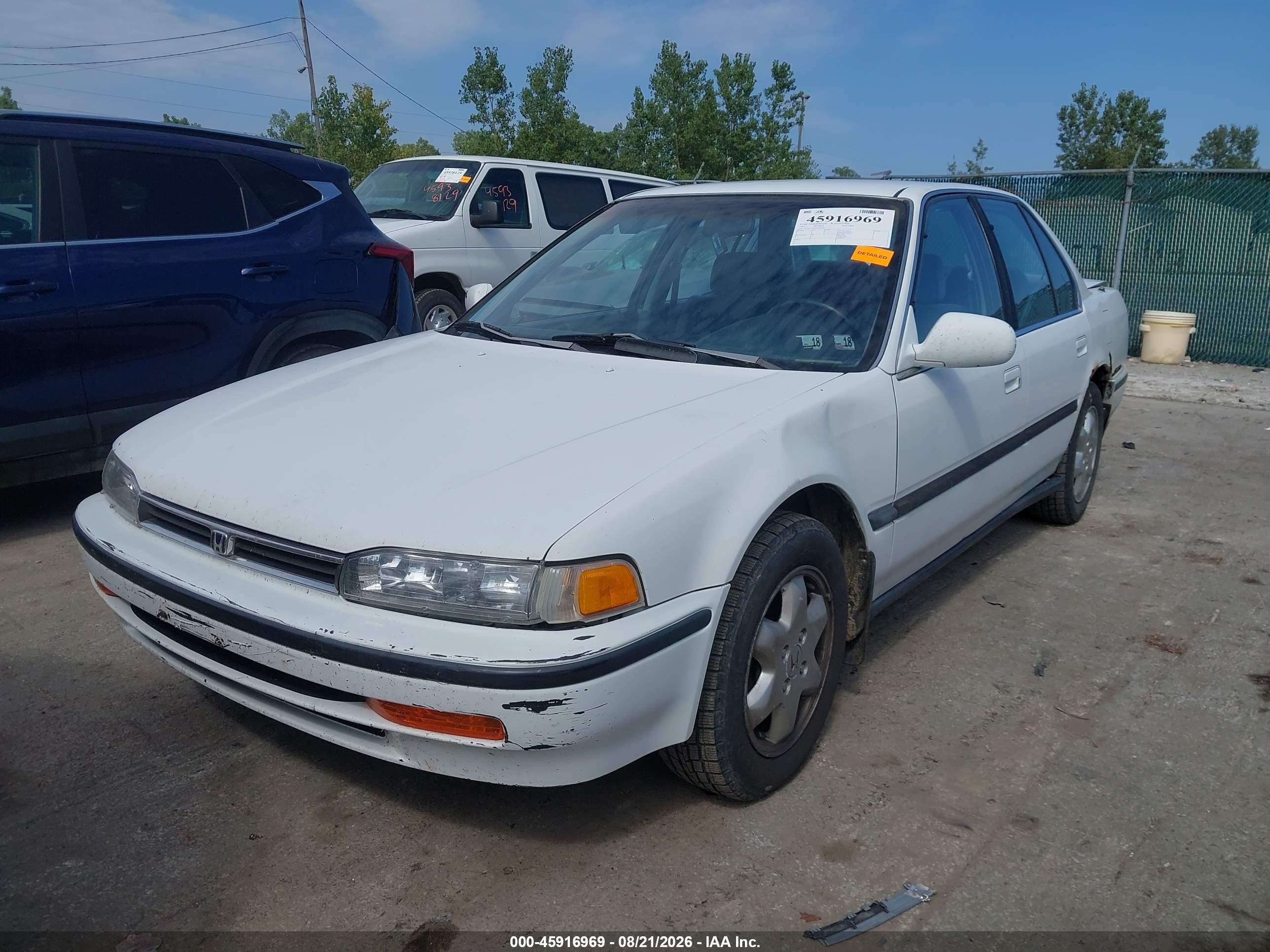 1992 Honda Accord Lx Белый vin: 1HGCB7650NA093365