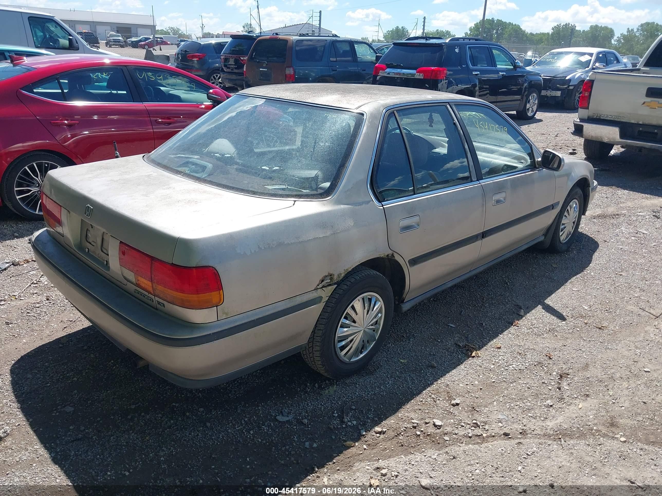1993 Honda Accord Lx Silver vin: 1HGCB7650PA139117