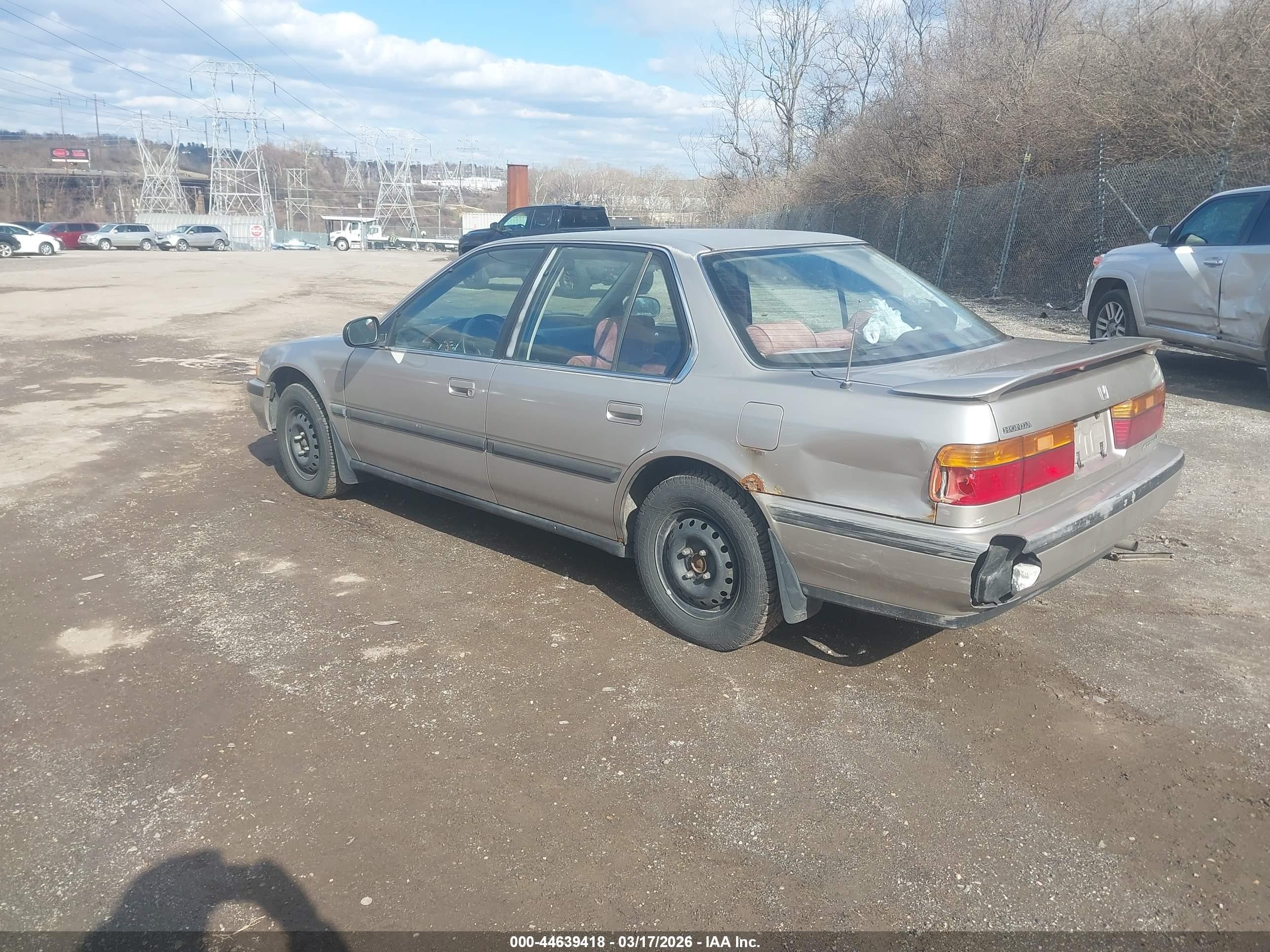 1990 Honda Accord Lx/ex Tan vin: 1HGCB7655LA112103