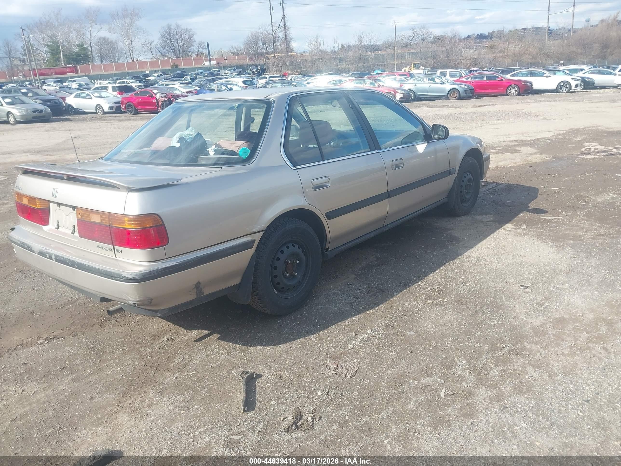 1990 Honda Accord Lx/ex Tan vin: 1HGCB7655LA112103