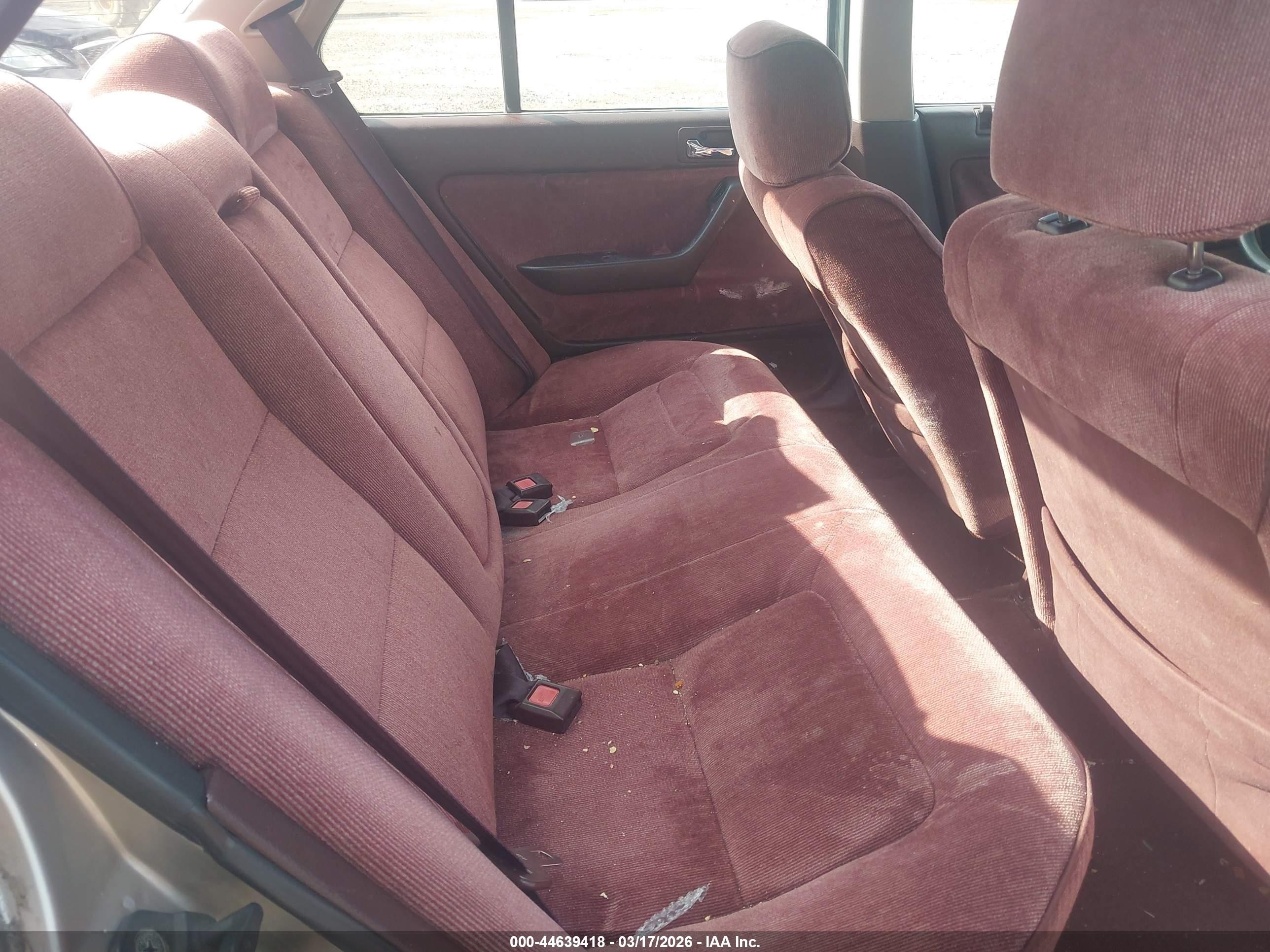 1990 Honda Accord Lx/ex Tan vin: 1HGCB7655LA112103