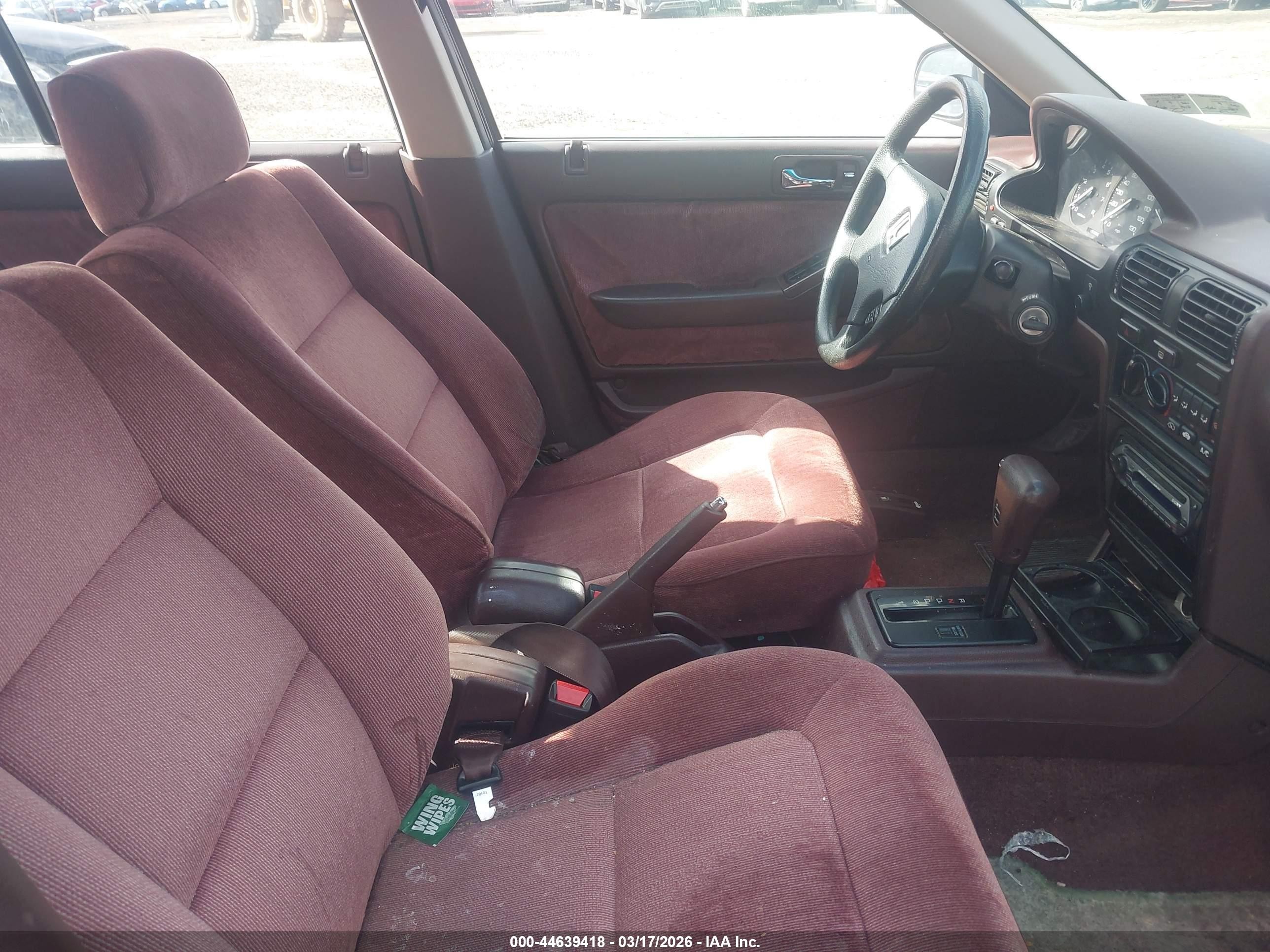 1990 Honda Accord Lx/ex Tan vin: 1HGCB7655LA112103
