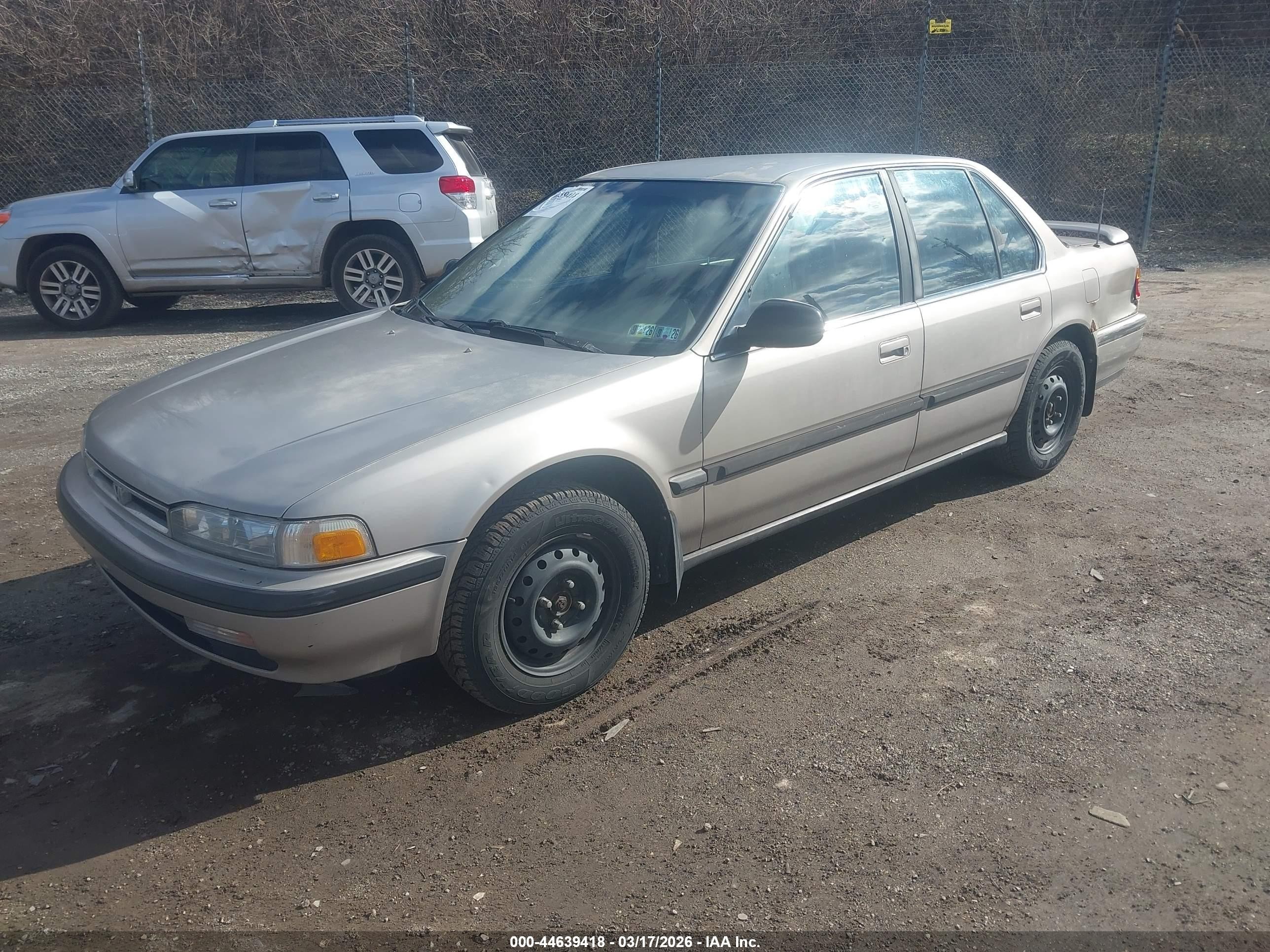 1990 Honda Accord Lx/ex Tan vin: 1HGCB7655LA112103