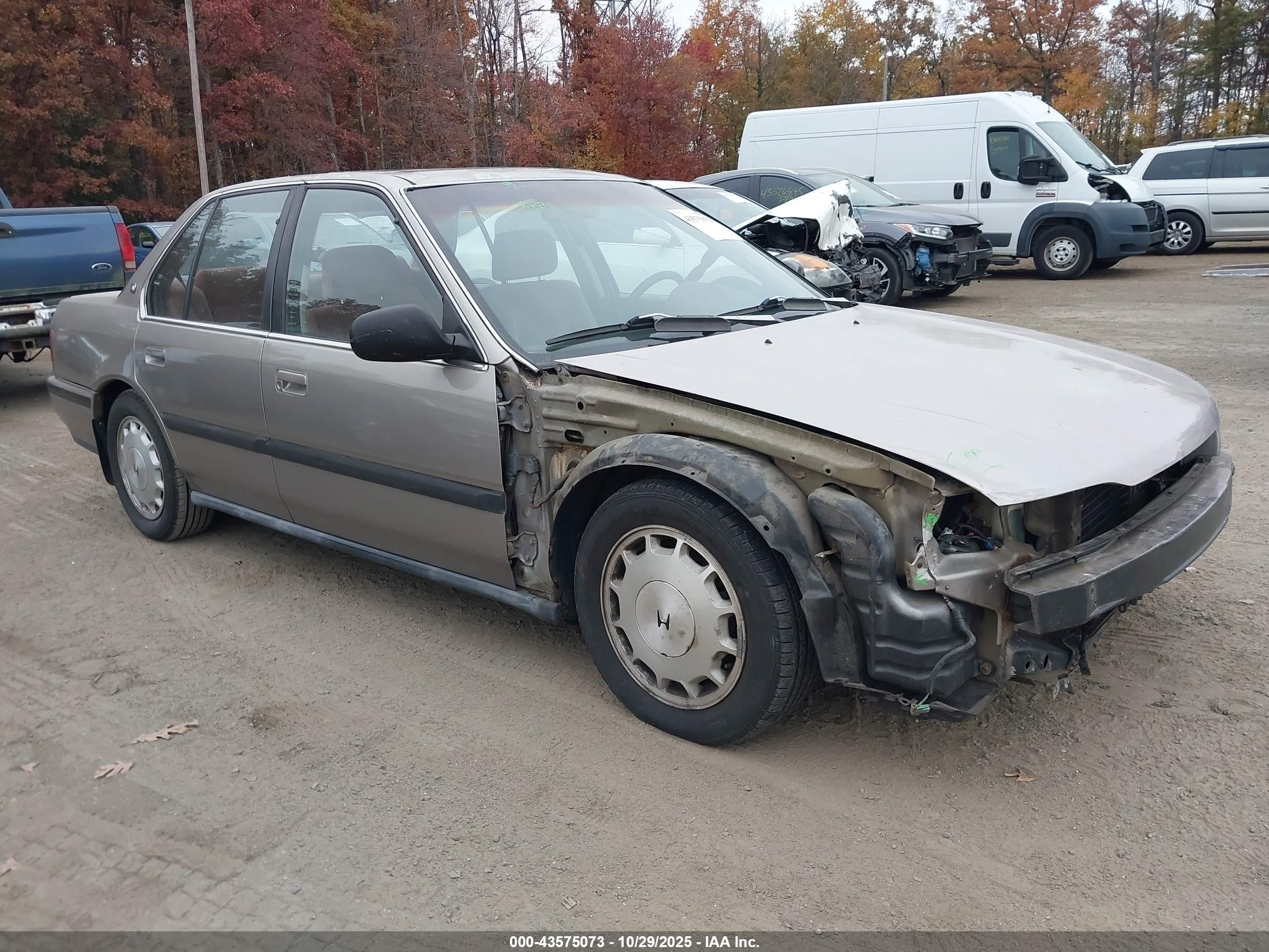 1990 Honda Accord Lx/ex Tan vin: 1HGCB7656LA122171