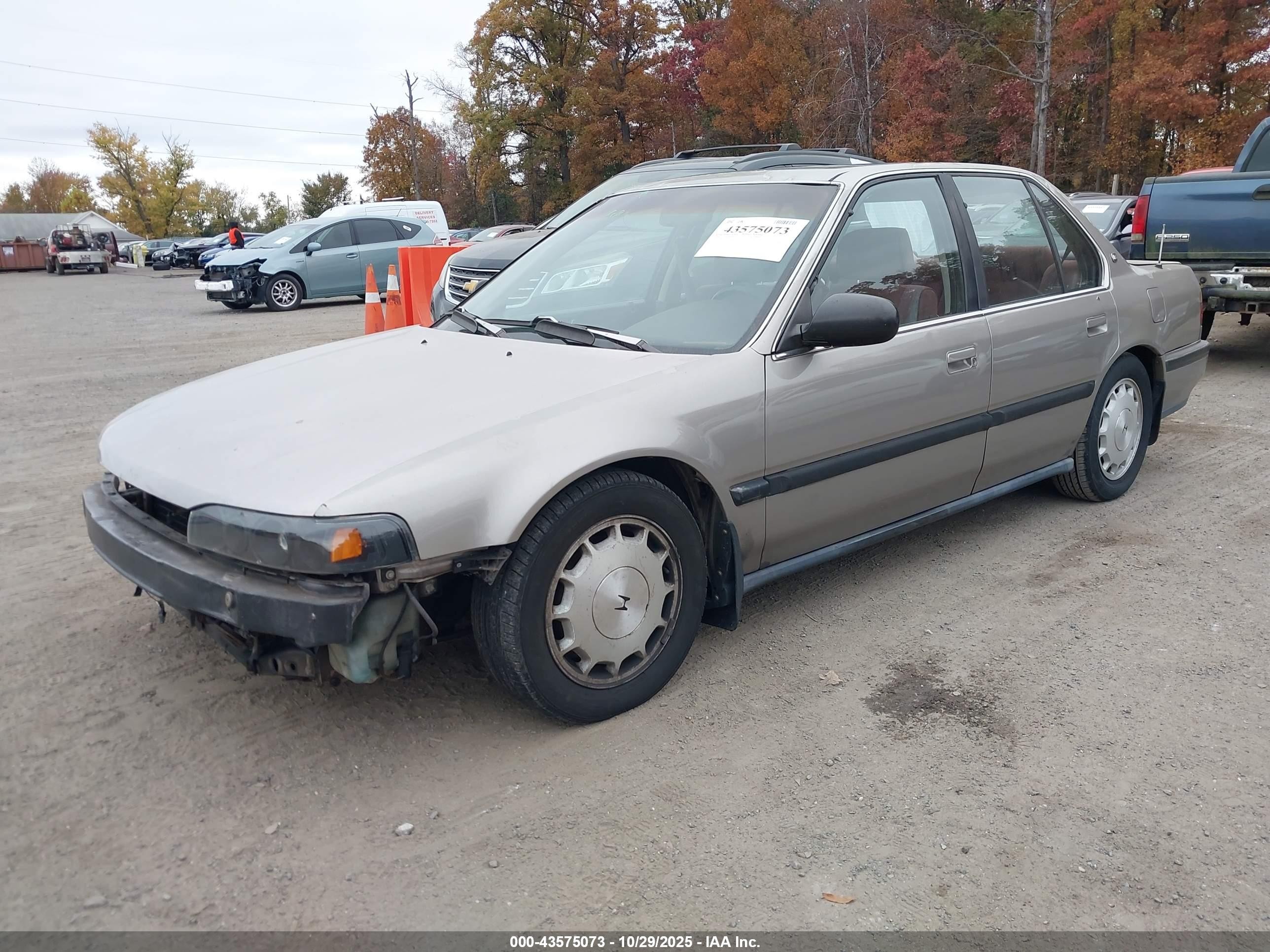 1990 Honda Accord Lx/ex Tan vin: 1HGCB7656LA122171