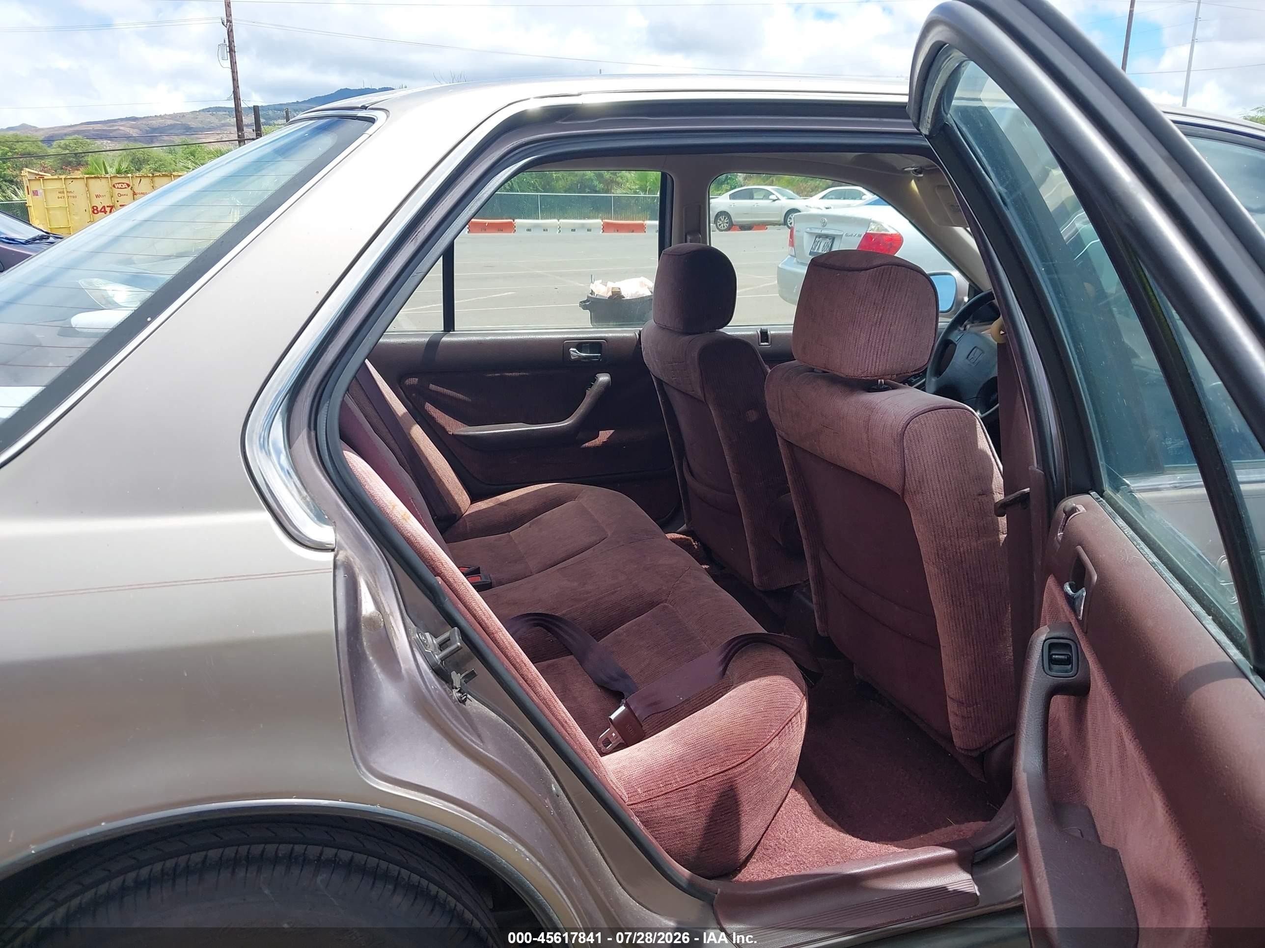 1992 Honda Accord Lx Brown vin: 1HGCB7656NA141449