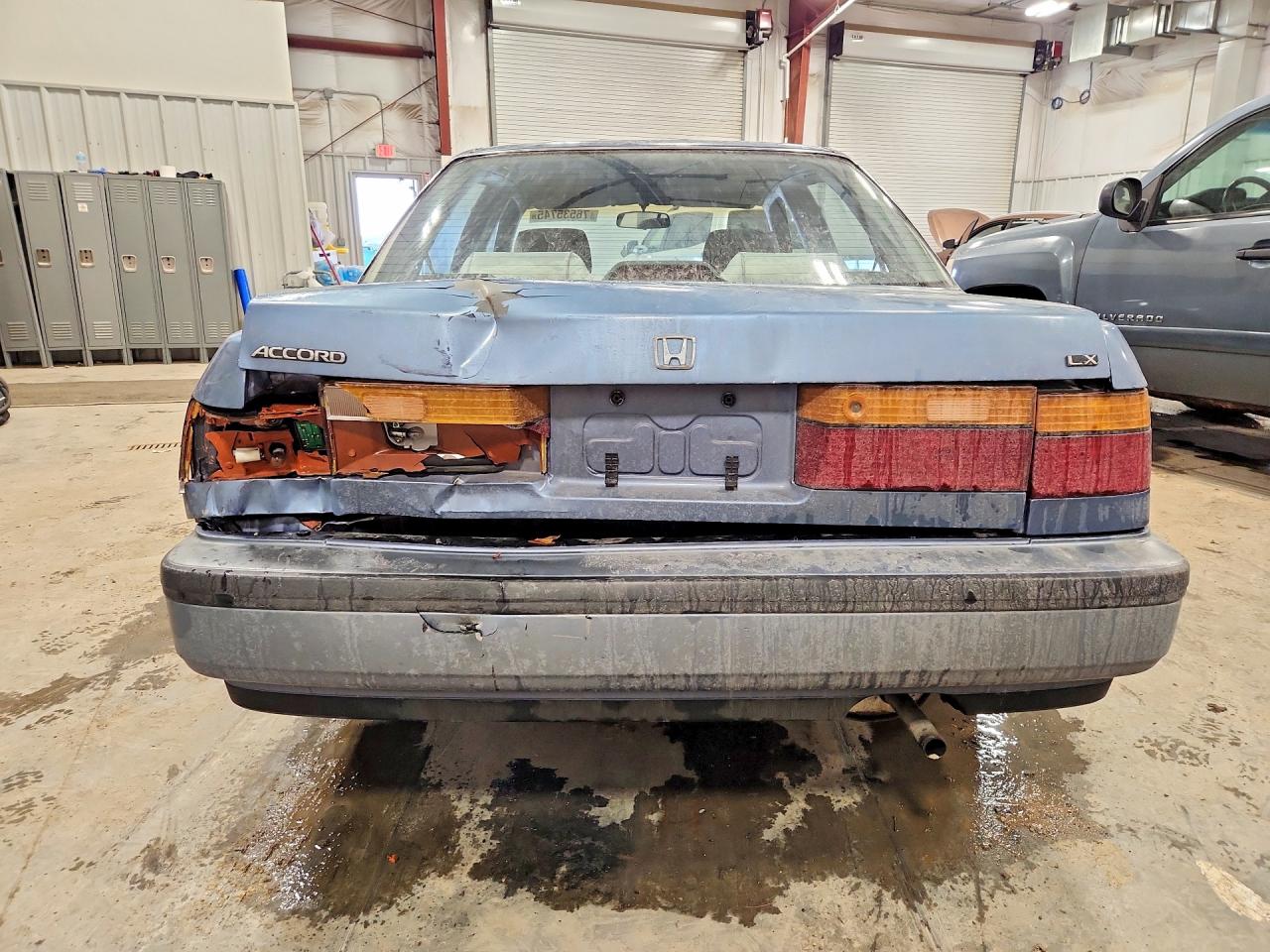 1990 Honda Accord Lx Blue vin: 1HGCB7658LA000105