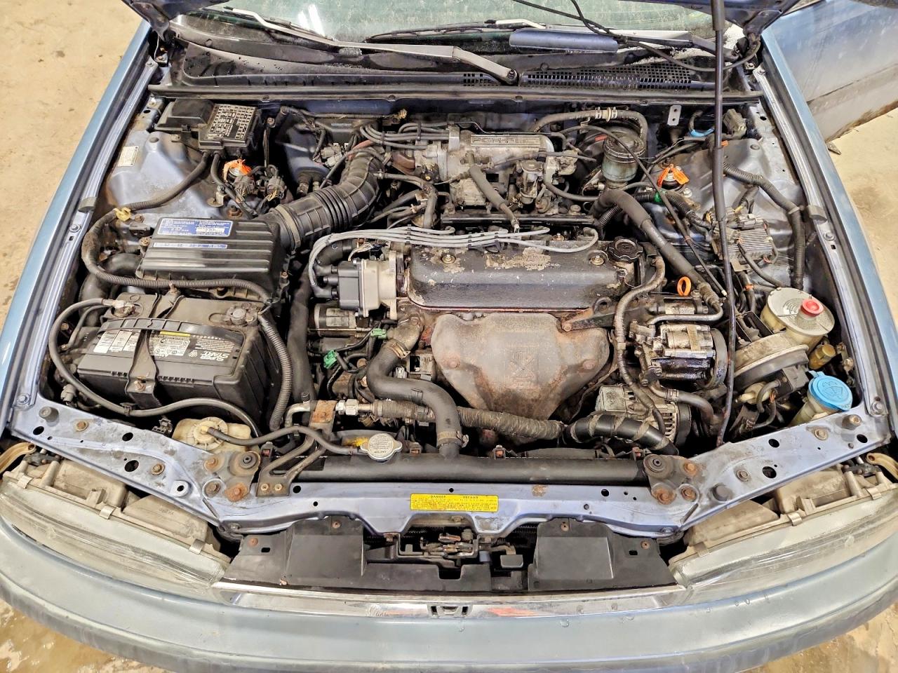 1990 Honda Accord Lx Blue vin: 1HGCB7658LA000105