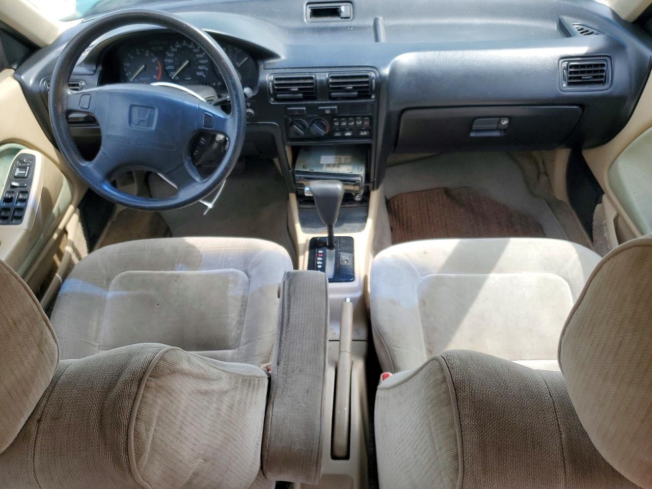 1993 Honda Accord Lx Green vin: 1HGCB7659PA002418