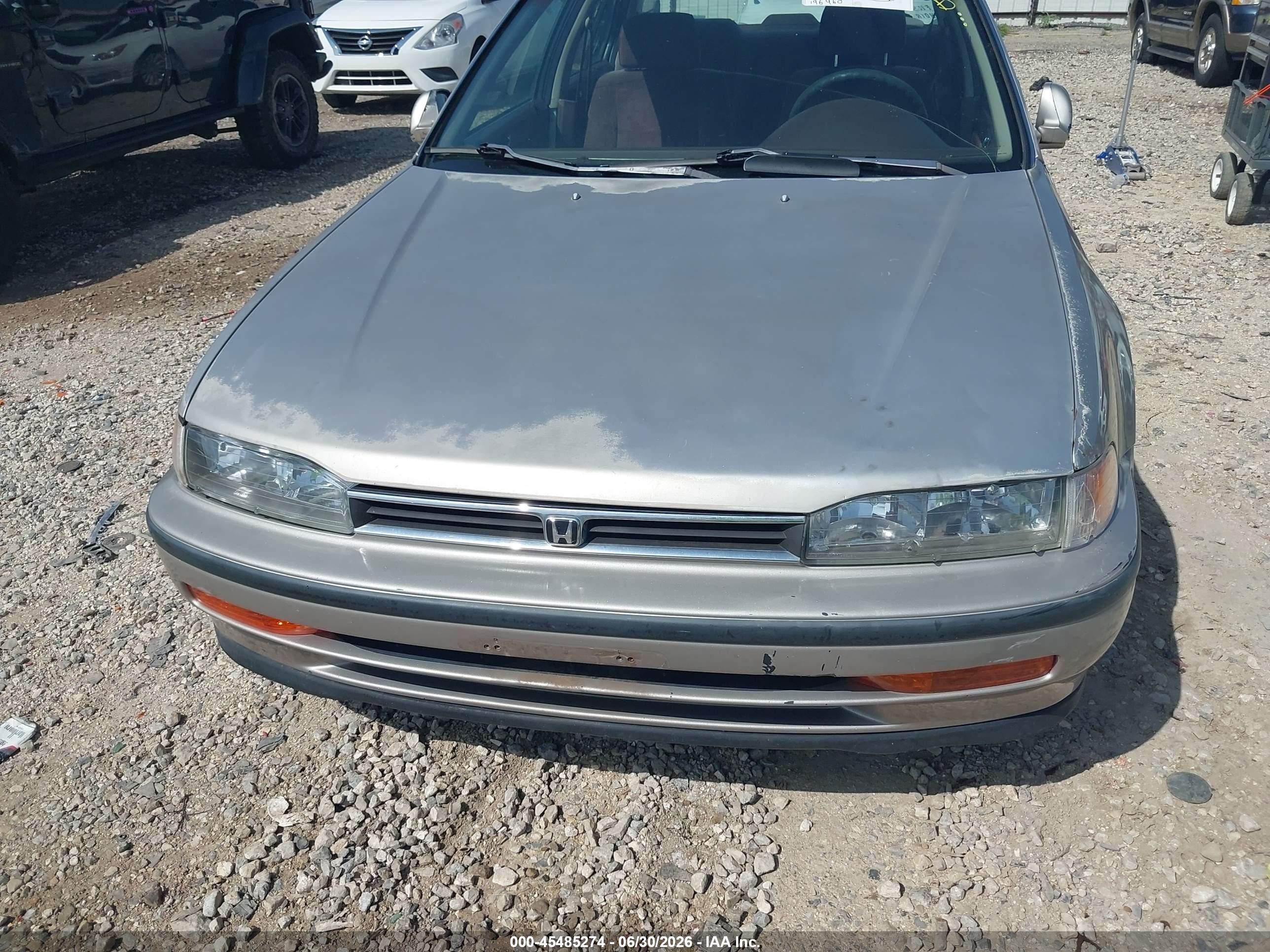 1993 Honda Accord Ex Silver vin: 1HGCB7673PA075818