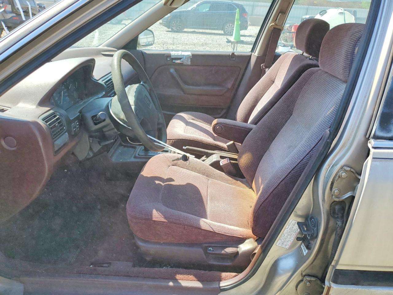 1992 Honda Accord Ex Silver vin: 1HGCB7678NA008323