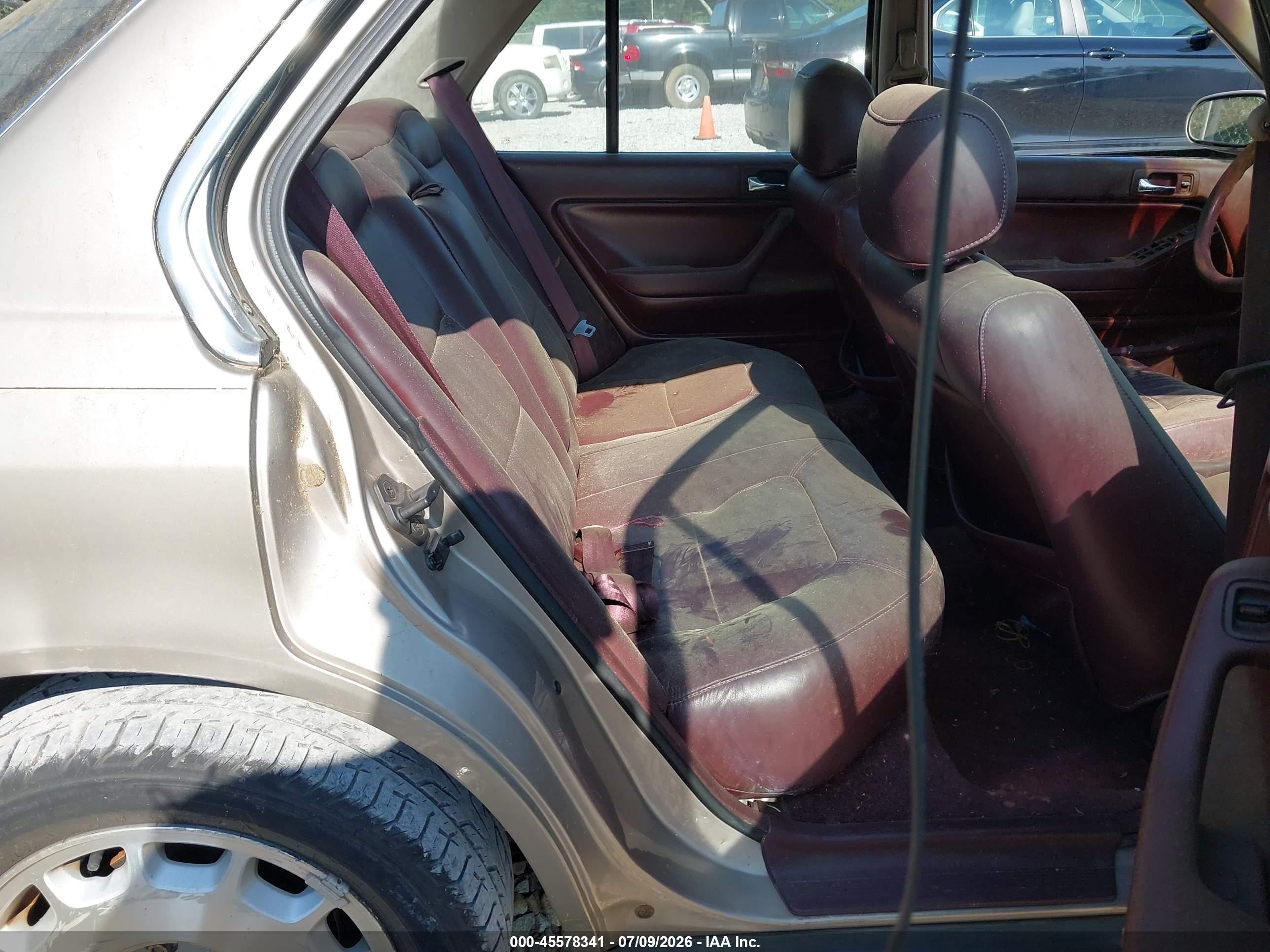 1992 Honda Accord Ex Silver vin: 1HGCB7679NA103473