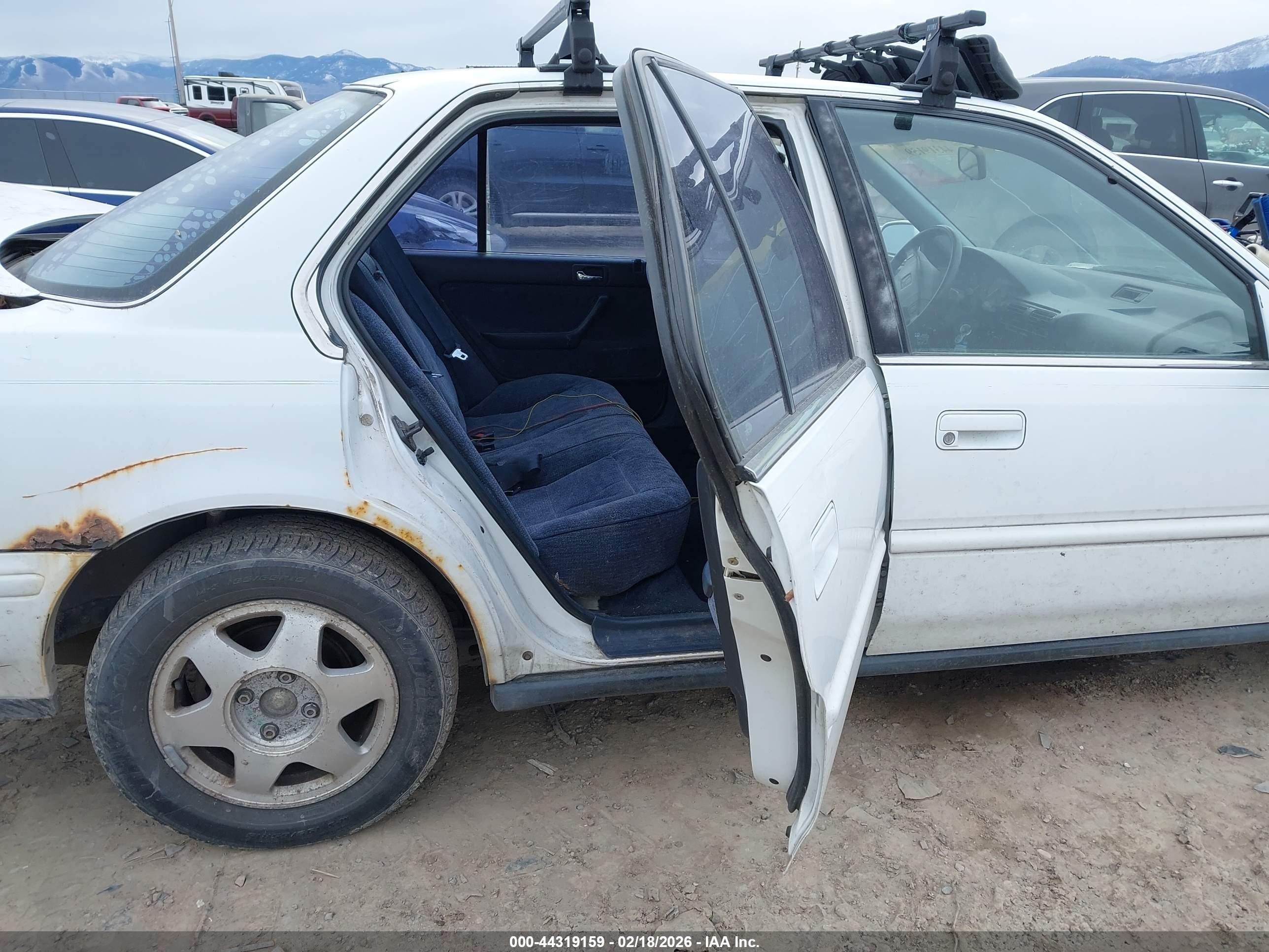 1993 Honda Accord 10th Anniversary White vin: 1HGCB7693PA076596
