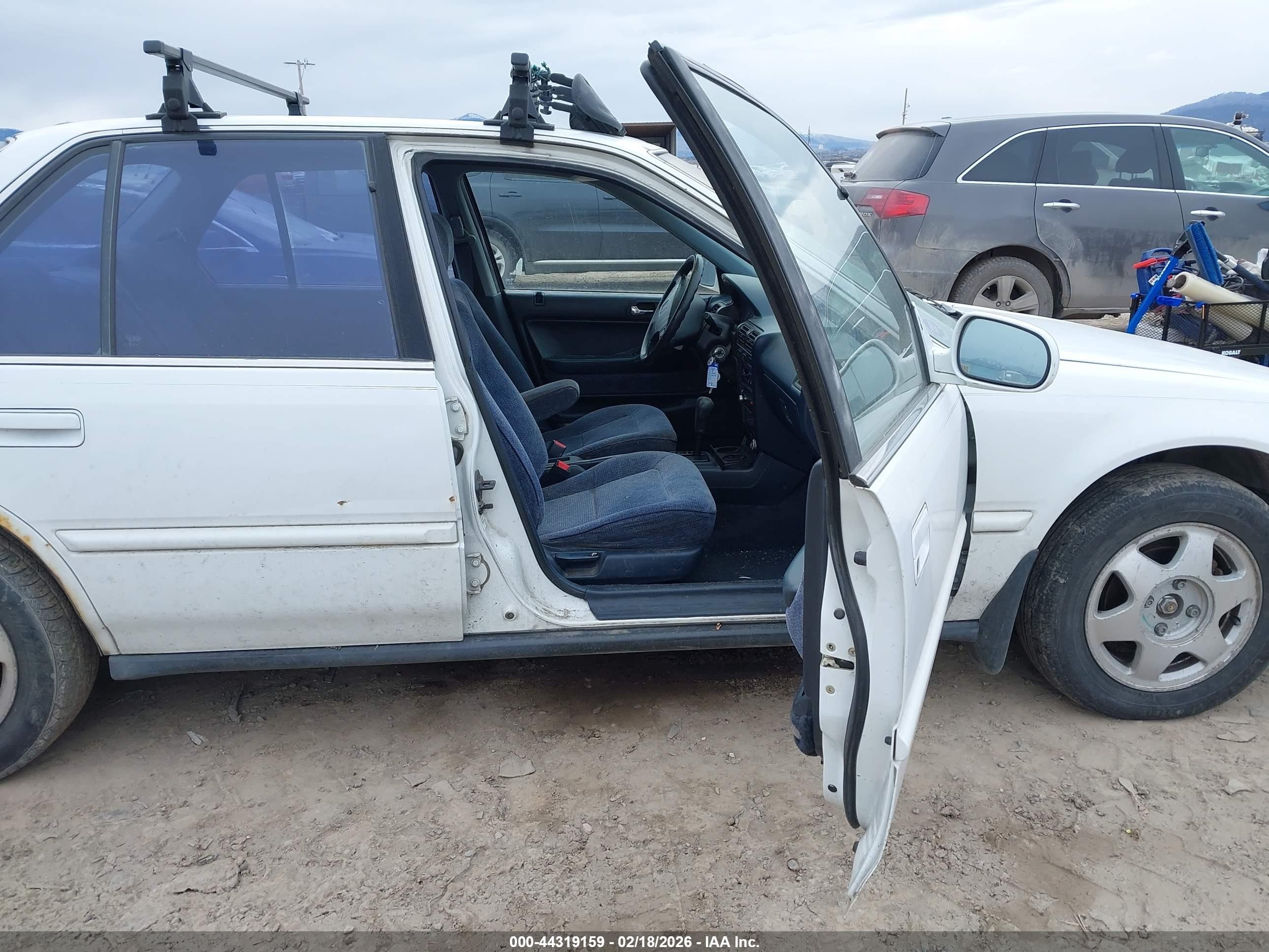 1993 Honda Accord 10th Anniversary White vin: 1HGCB7693PA076596