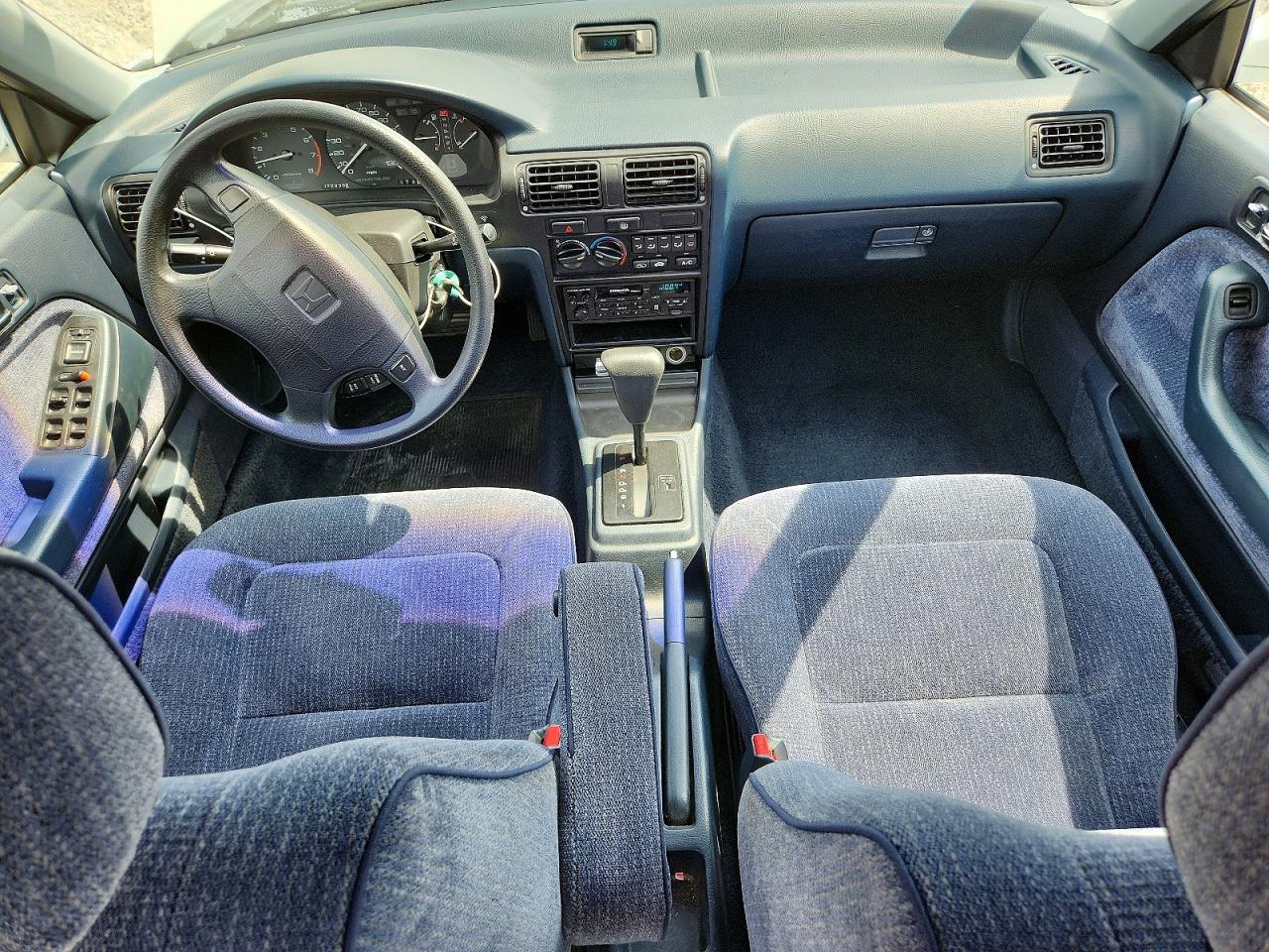 1993 Honda Accord 10th Anniversary Белый vin: 1HGCB7693PA154276